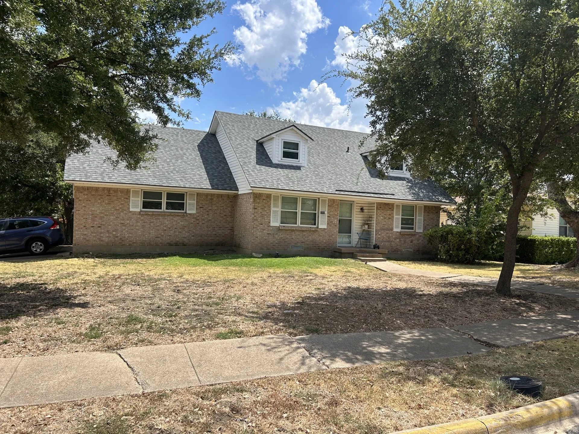 Single Family Residence For Sale in Dallas County , 2202 Candleberry Drive, Mesquite, Texas 75149, 4 Bedroom, 2 Bathroom, 2 Garage spaces, 1,802 Sqft, built in 1964, mls#21373542, Real Estate Agent in Mesquite, Homes For Sale in Dallas county, Homes For Sale in Mesquite, Realtor in Mesquite Texas, Real Estate Brokerage Independent Realty Texas, Luminita Cordes Realtor