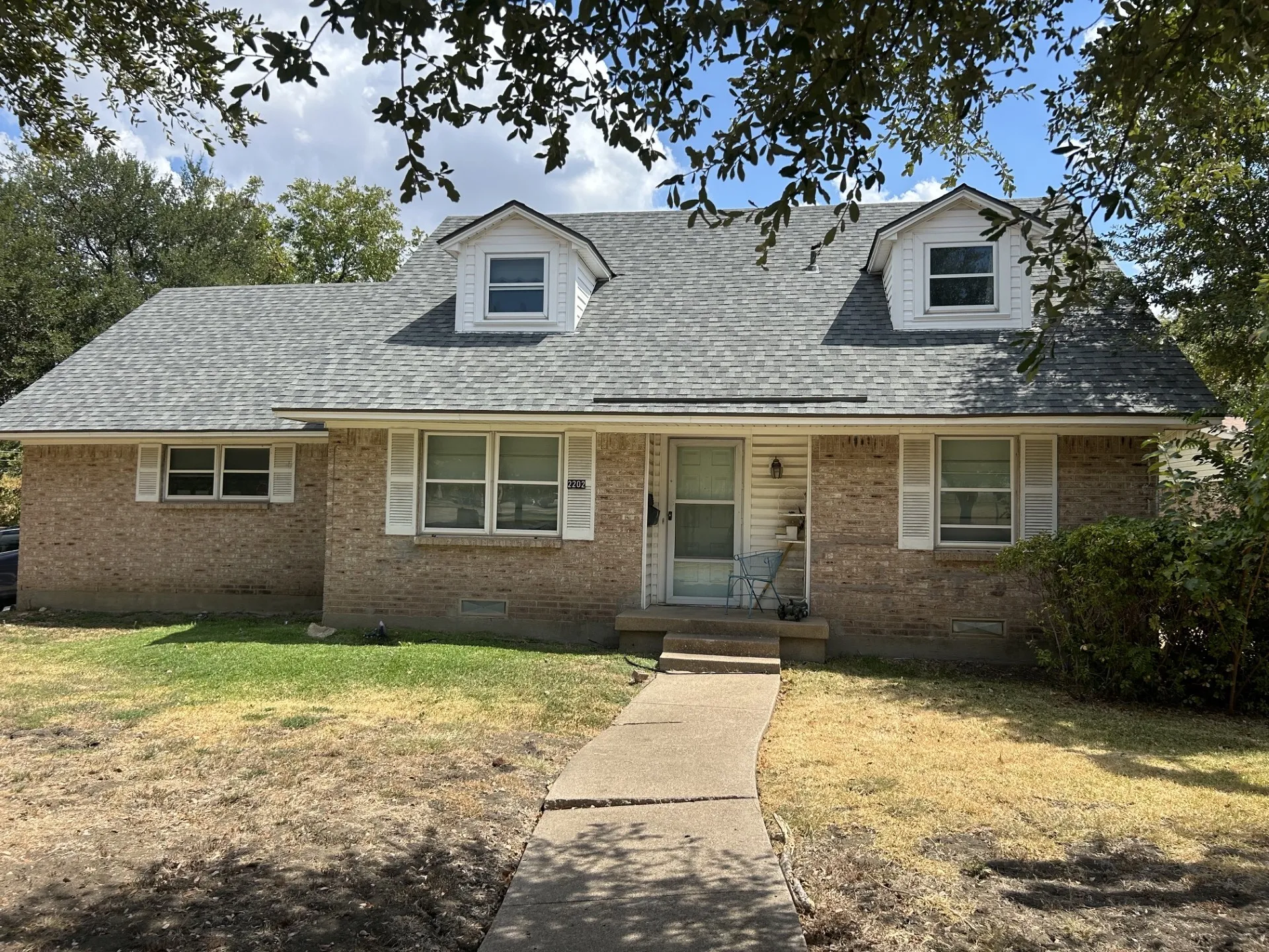 Single Family Residence For Sale in Dallas County , 2202 Candleberry Drive, Mesquite, Texas 75149, 4 Bedroom, 2 Bathroom, 2 Garage spaces, 1,802 Sqft, built in 1964, mls#21373542, Real Estate Agent in Mesquite, Homes For Sale in Dallas county, Homes For Sale in Mesquite, Realtor in Mesquite Texas, Real Estate Brokerage Independent Realty Texas, Luminita Cordes Realtor