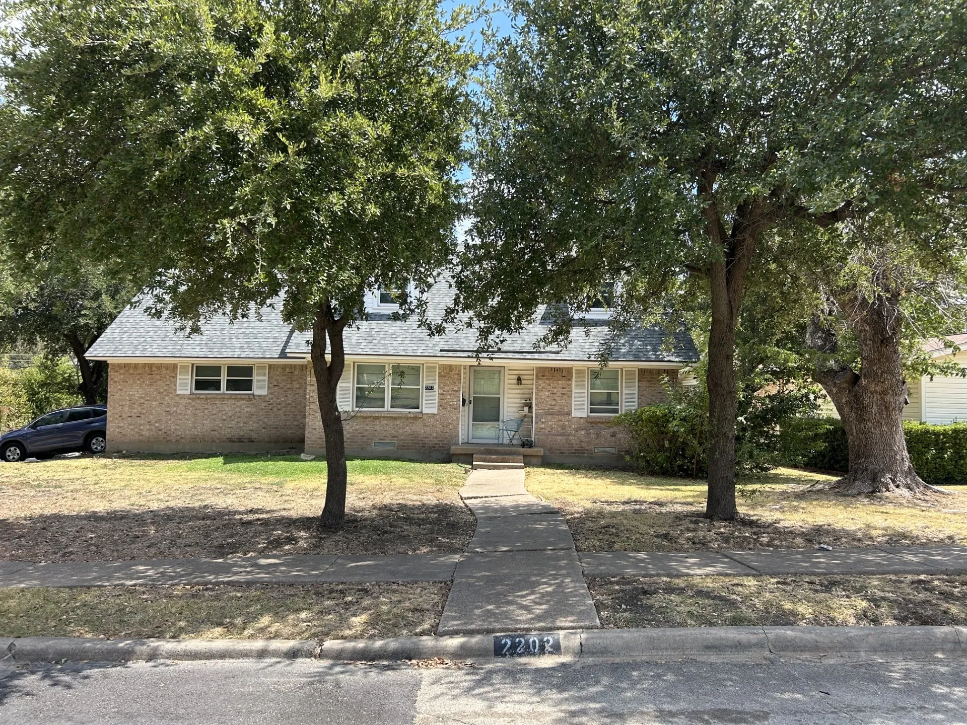Single Family Residence For Sale in Dallas County , 2202 Candleberry Drive, Mesquite, Texas 75149, 4 Bedroom, 2 Bathroom, 2 Garage spaces, 1,802 Sqft, built in 1964, mls#21373542, Real Estate Agent in Mesquite, Homes For Sale in Dallas county, Homes For Sale in Mesquite, Realtor in Mesquite Texas, Real Estate Brokerage Independent Realty Texas, Luminita Cordes Realtor