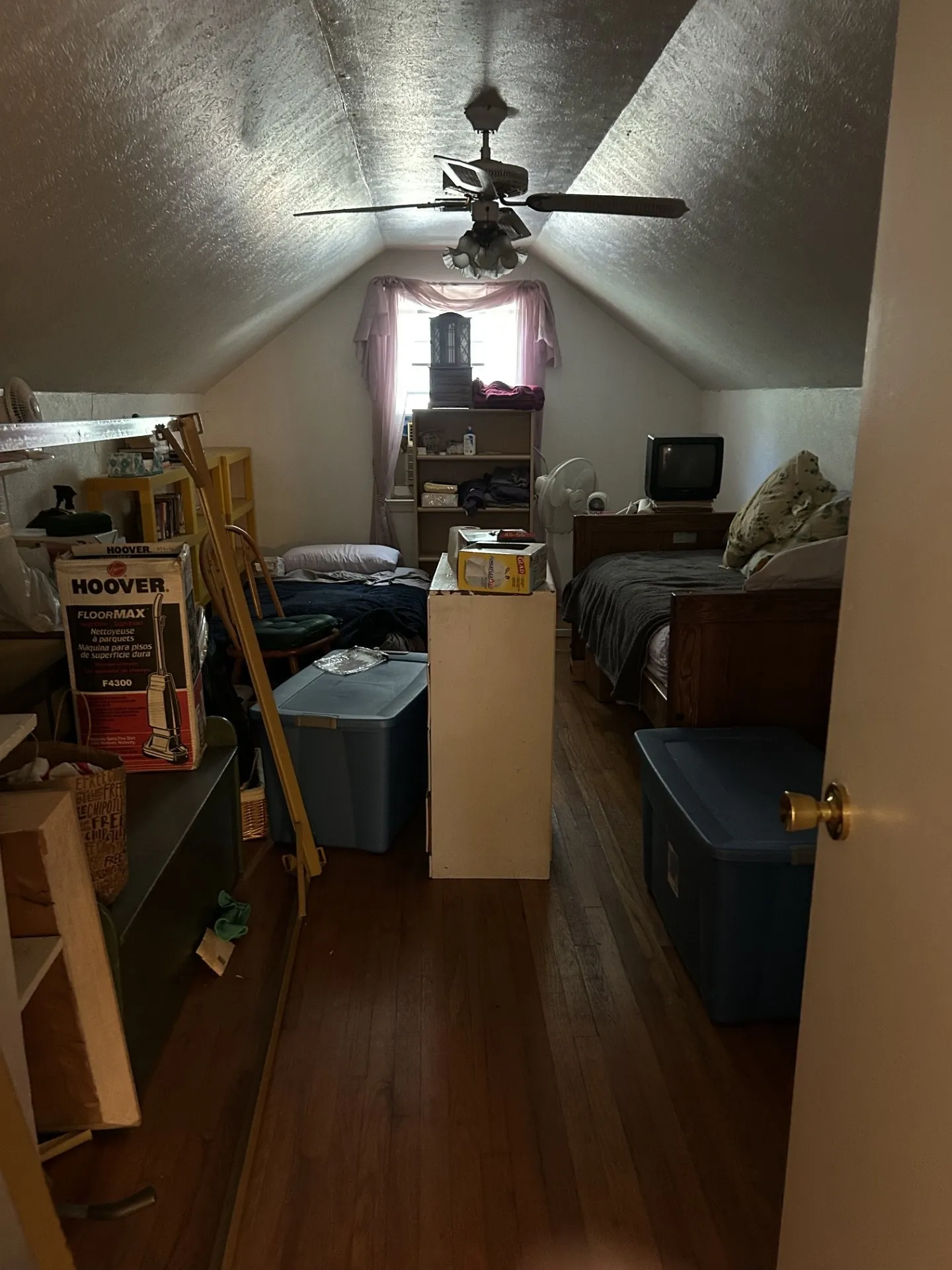 Single Family Residence For Sale in Dallas County , 2202 Candleberry Drive, Mesquite, Texas 75149, 4 Bedroom, 2 Bathroom, 2 Garage spaces, 1,802 Sqft, built in 1964, mls#21373542, Real Estate Agent in Mesquite, Homes For Sale in Dallas county, Homes For Sale in Mesquite, Realtor in Mesquite Texas, Real Estate Brokerage Independent Realty Texas, Luminita Cordes Realtor