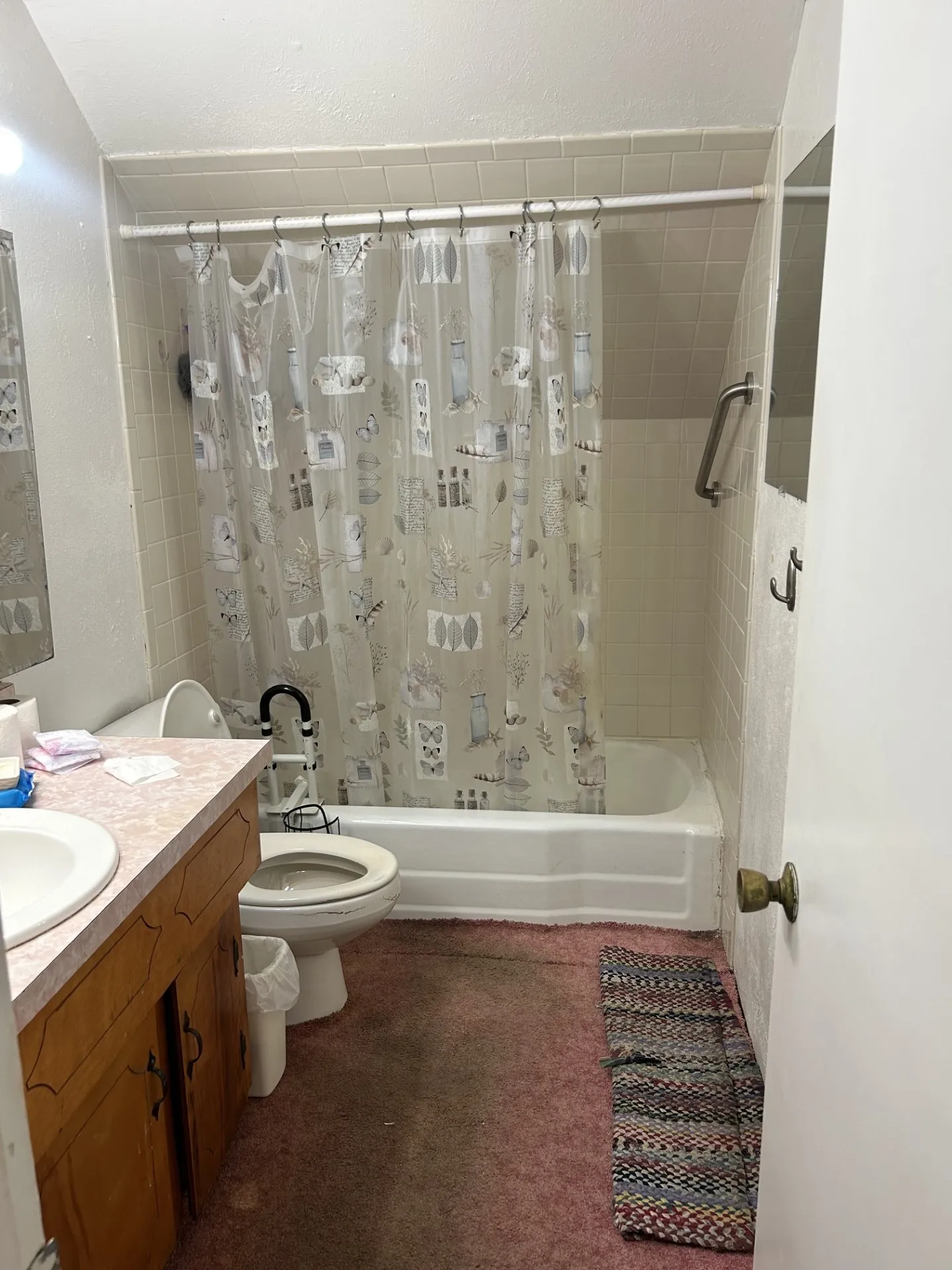 Single Family Residence For Sale in Dallas County , 2202 Candleberry Drive, Mesquite, Texas 75149, 4 Bedroom, 2 Bathroom, 2 Garage spaces, 1,802 Sqft, built in 1964, mls#21373542, Real Estate Agent in Mesquite, Homes For Sale in Dallas county, Homes For Sale in Mesquite, Realtor in Mesquite Texas, Real Estate Brokerage Independent Realty Texas, Luminita Cordes Realtor