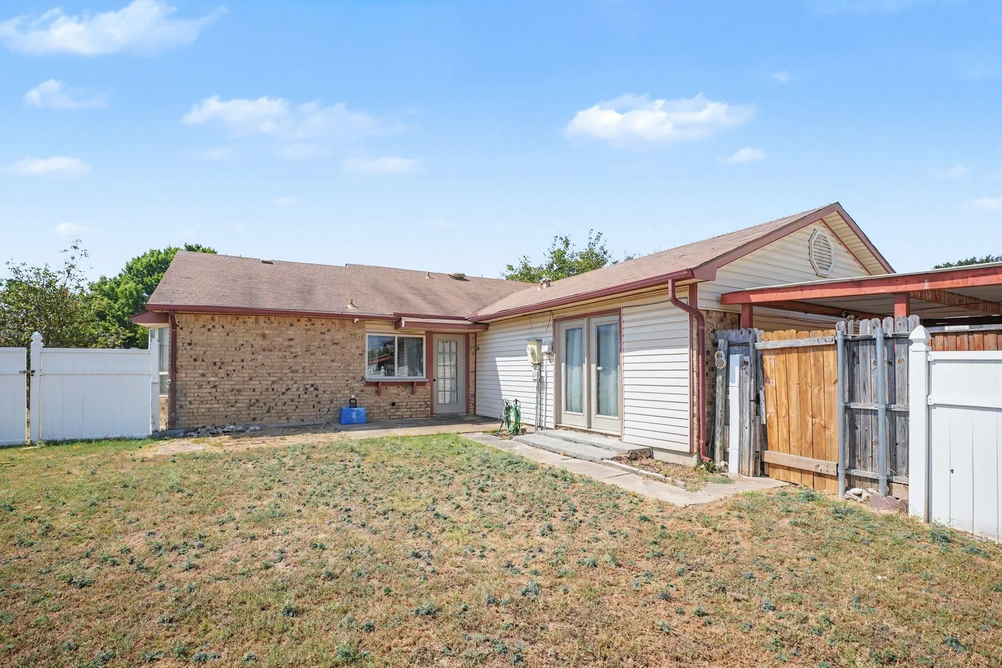 Single Family Residence For Sale in Dallas County , 711 Valley Hill Road, Duncanville, Texas 75137, 4 Bedroom, 2 Bathroom, Garage spaces, 1,988 Sqft, built in 1979, mls#21375699, Real Estate Agent in Duncanville, Homes For Sale in Dallas county, Homes For Sale in Duncanville, Realtor in Duncanville Texas, Real Estate Brokerage Independent Realty Texas, Luminita Cordes Realtor