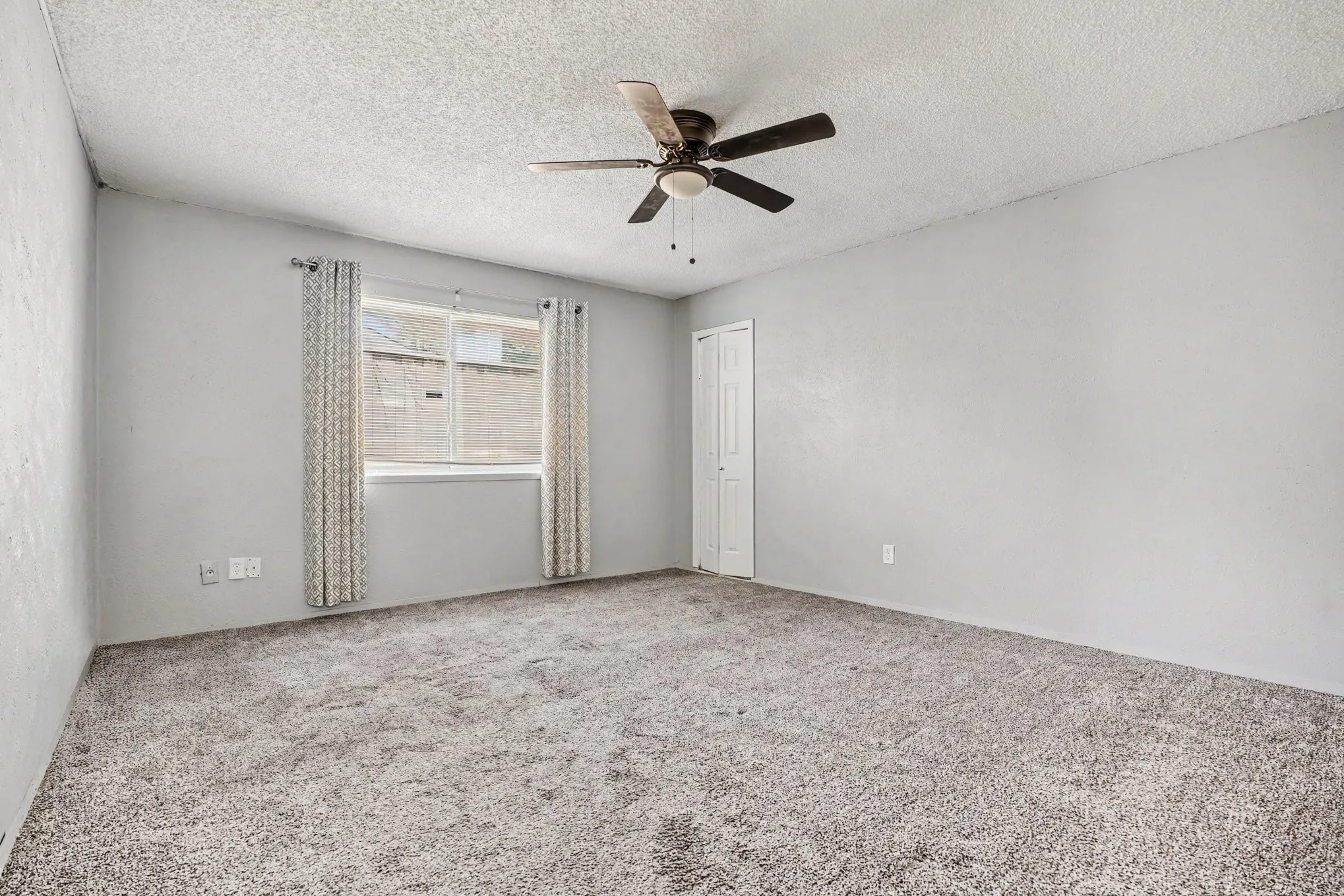 Single Family Residence For Sale in Dallas County , 711 Valley Hill Road, Duncanville, Texas 75137, 4 Bedroom, 2 Bathroom, Garage spaces, 1,988 Sqft, built in 1979, mls#21375699, Real Estate Agent in Duncanville, Homes For Sale in Dallas county, Homes For Sale in Duncanville, Realtor in Duncanville Texas, Real Estate Brokerage Independent Realty Texas, Luminita Cordes Realtor