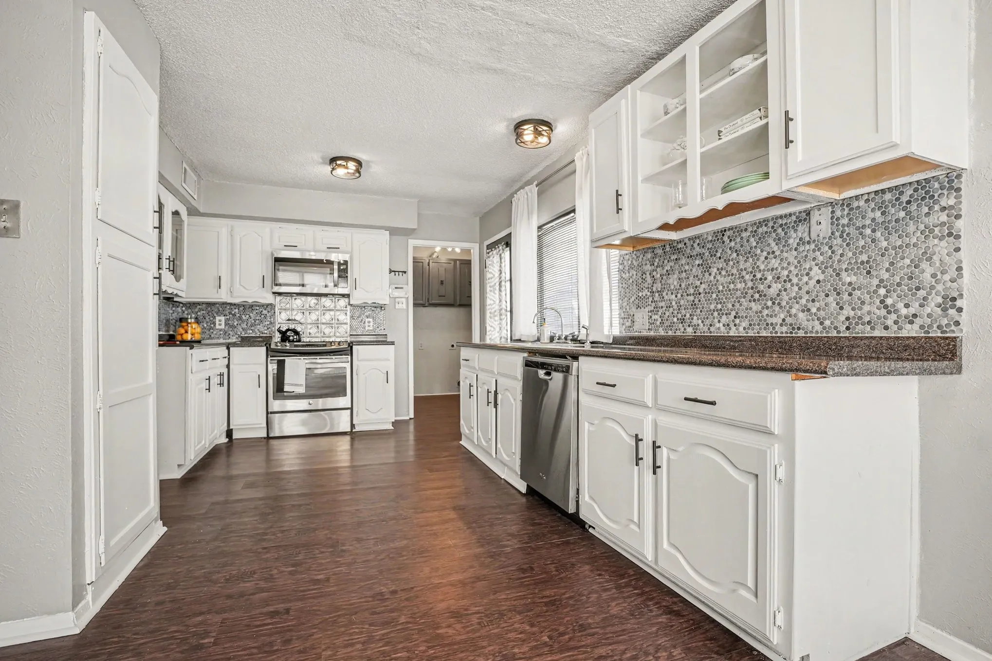 Single Family Residence For Sale in Dallas County , 711 Valley Hill Road, Duncanville, Texas 75137, 4 Bedroom, 2 Bathroom, Garage spaces, 1,988 Sqft, built in 1979, mls#21375699, Real Estate Agent in Duncanville, Homes For Sale in Dallas county, Homes For Sale in Duncanville, Realtor in Duncanville Texas, Real Estate Brokerage Independent Realty Texas, Luminita Cordes Realtor
