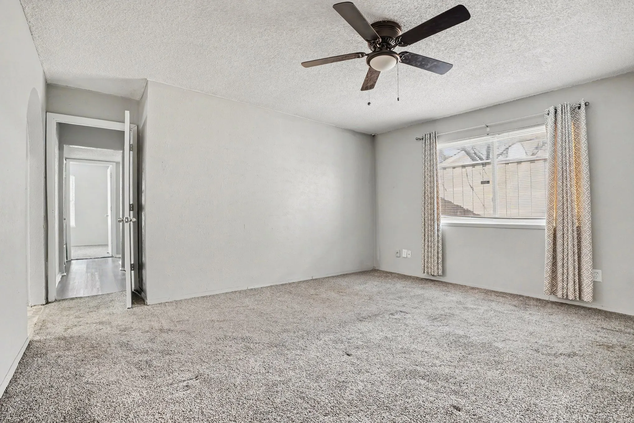 Single Family Residence For Sale in Dallas County , 711 Valley Hill Road, Duncanville, Texas 75137, 4 Bedroom, 2 Bathroom, Garage spaces, 1,988 Sqft, built in 1979, mls#21375699, Real Estate Agent in Duncanville, Homes For Sale in Dallas county, Homes For Sale in Duncanville, Realtor in Duncanville Texas, Real Estate Brokerage Independent Realty Texas, Luminita Cordes Realtor