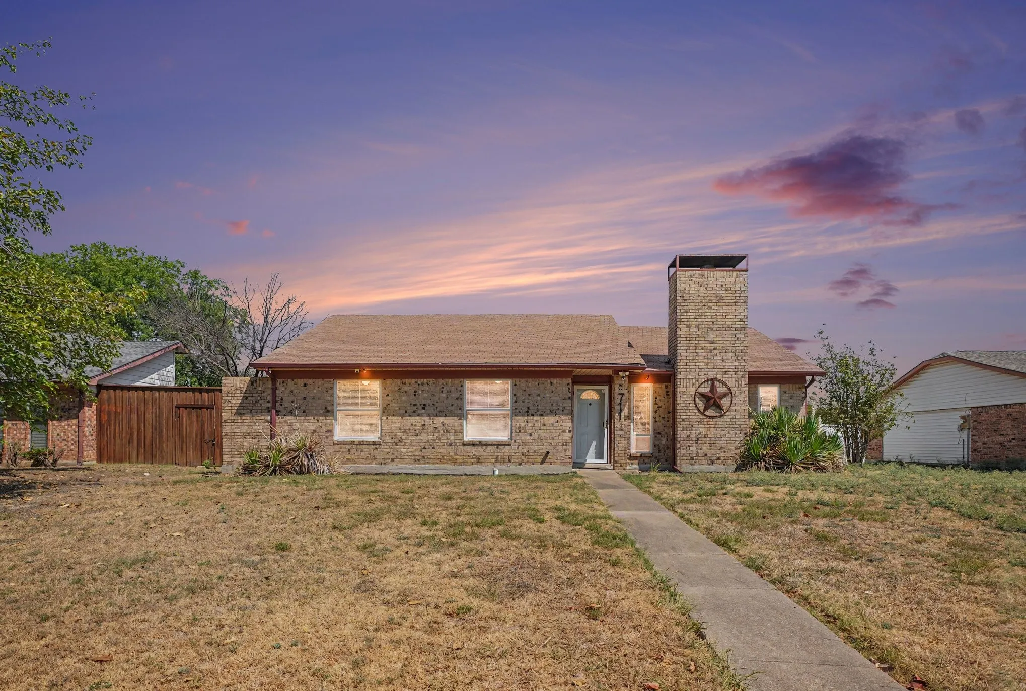 Single Family Residence For Sale in Dallas County , 711 Valley Hill Road, Duncanville, Texas 75137, 4 Bedroom, 2 Bathroom, Garage spaces, 1,988 Sqft, built in 1979, mls#21375699, Real Estate Agent in Duncanville, Homes For Sale in Dallas county, Homes For Sale in Duncanville, Realtor in Duncanville Texas, Real Estate Brokerage Independent Realty Texas, Luminita Cordes Realtor