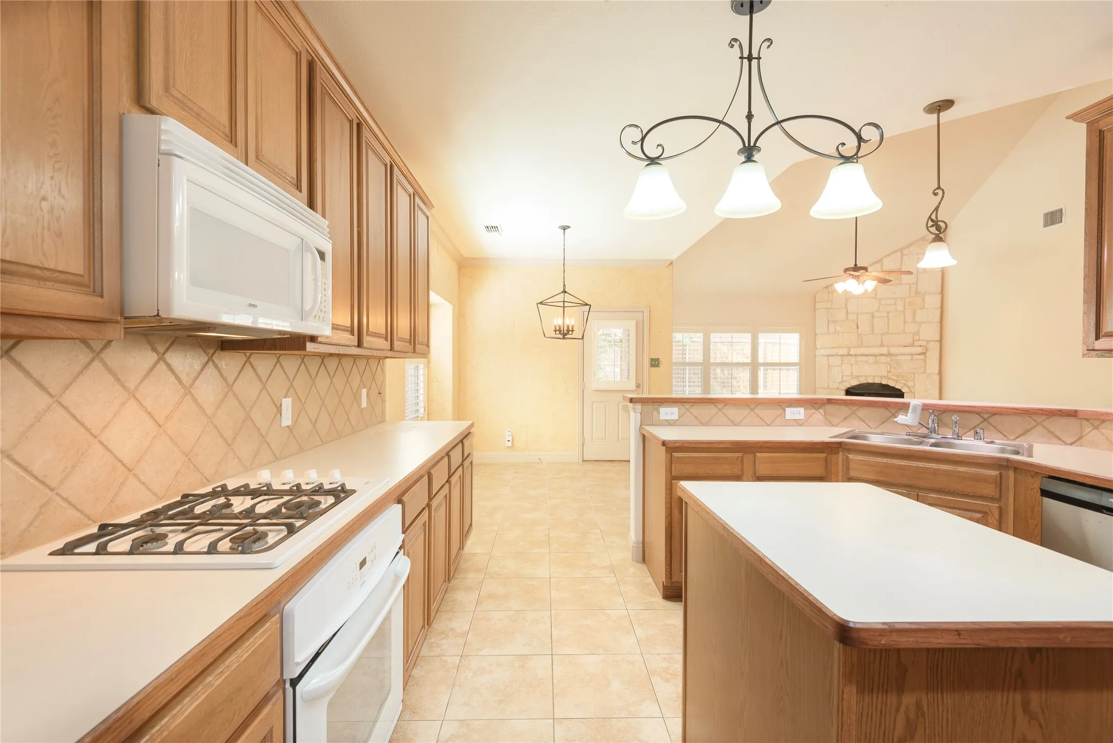Single Family Residence For Sale in Collin County , 8216 Livingston Lane, Mc Kinney, Texas 75072, 5 Bedroom, 3 Bathroom, 2 Garage spaces, 2,979 Sqft, built in 2005, mls#21375537, Real Estate Agent in Mc Kinney, Homes For Sale in Collin county, Homes For Sale in Mc Kinney, Realtor in Mc Kinney Texas, Real Estate Brokerage Independent Realty Texas, Luminita Cordes Realtor