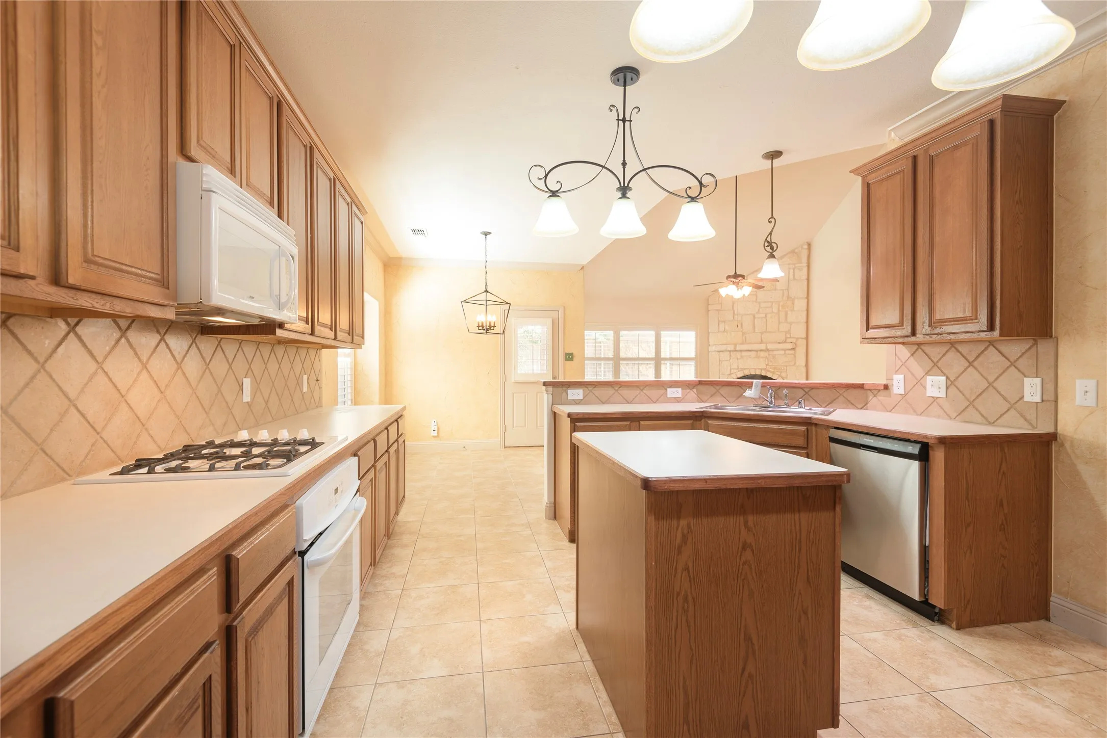 Single Family Residence For Sale in Collin County , 8216 Livingston Lane, Mc Kinney, Texas 75072, 5 Bedroom, 3 Bathroom, 2 Garage spaces, 2,979 Sqft, built in 2005, mls#21375537, Real Estate Agent in Mc Kinney, Homes For Sale in Collin county, Homes For Sale in Mc Kinney, Realtor in Mc Kinney Texas, Real Estate Brokerage Independent Realty Texas, Luminita Cordes Realtor