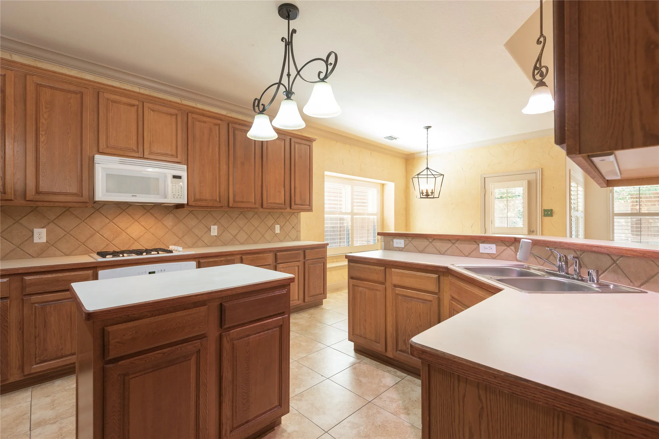 Single Family Residence For Sale in Collin County , 8216 Livingston Lane, Mc Kinney, Texas 75072, 5 Bedroom, 3 Bathroom, 2 Garage spaces, 2,979 Sqft, built in 2005, mls#21375537, Real Estate Agent in Mc Kinney, Homes For Sale in Collin county, Homes For Sale in Mc Kinney, Realtor in Mc Kinney Texas, Real Estate Brokerage Independent Realty Texas, Luminita Cordes Realtor