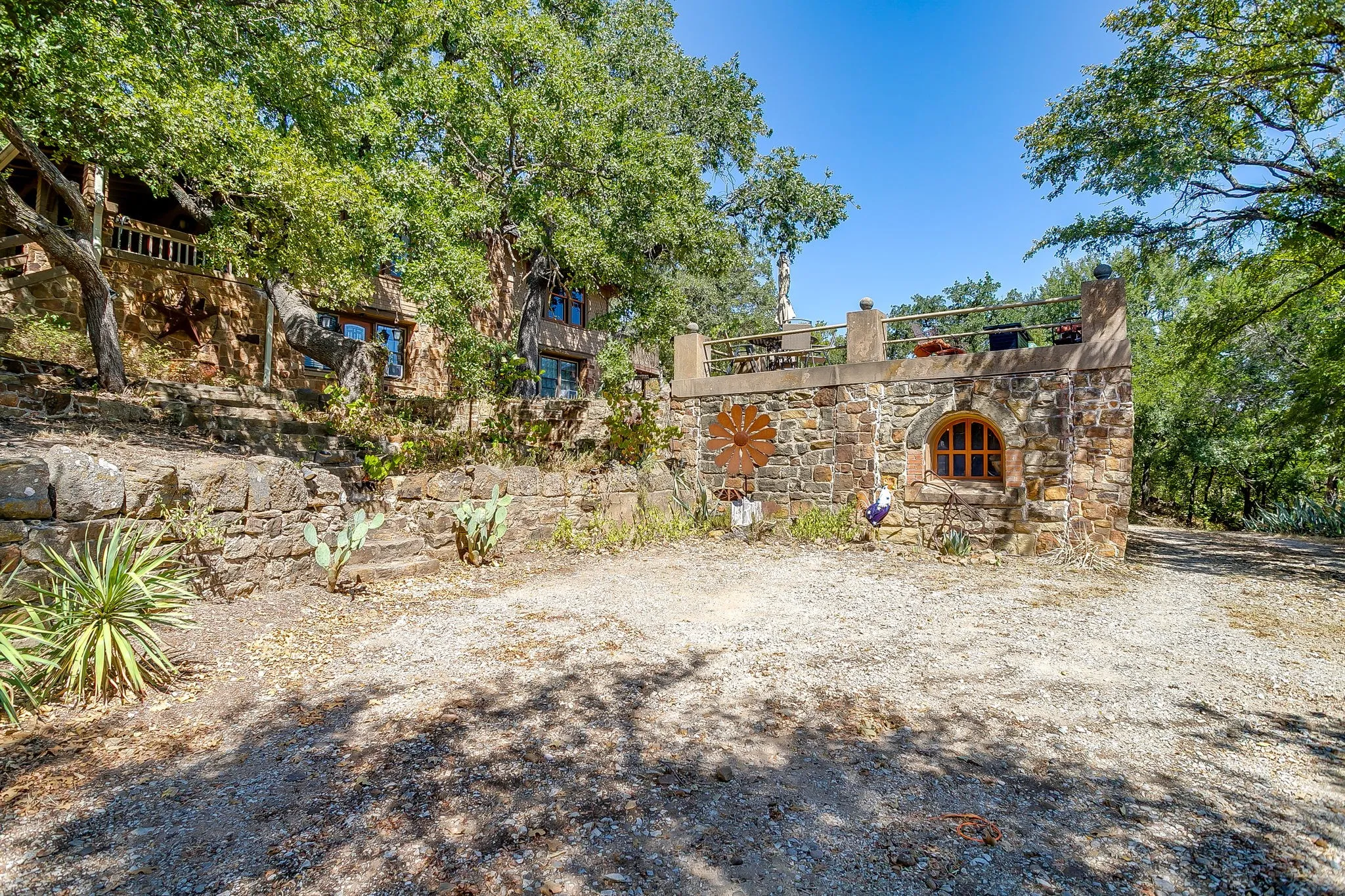 Single Family Residence For Sale in Palo Pinto County , 620 NW 6th Street, Mineral Wells, Texas 76067, 4 Bedroom, 2 Bathroom, Garage spaces, 2,649 Sqft, built in 1929, mls#21375037, Real Estate Agent in Mineral Wells, Homes For Sale in Palo Pinto county, Homes For Sale in Mineral Wells, Realtor in Mineral Wells Texas, Real Estate Brokerage Independent Realty Texas, Luminita Cordes Realtor