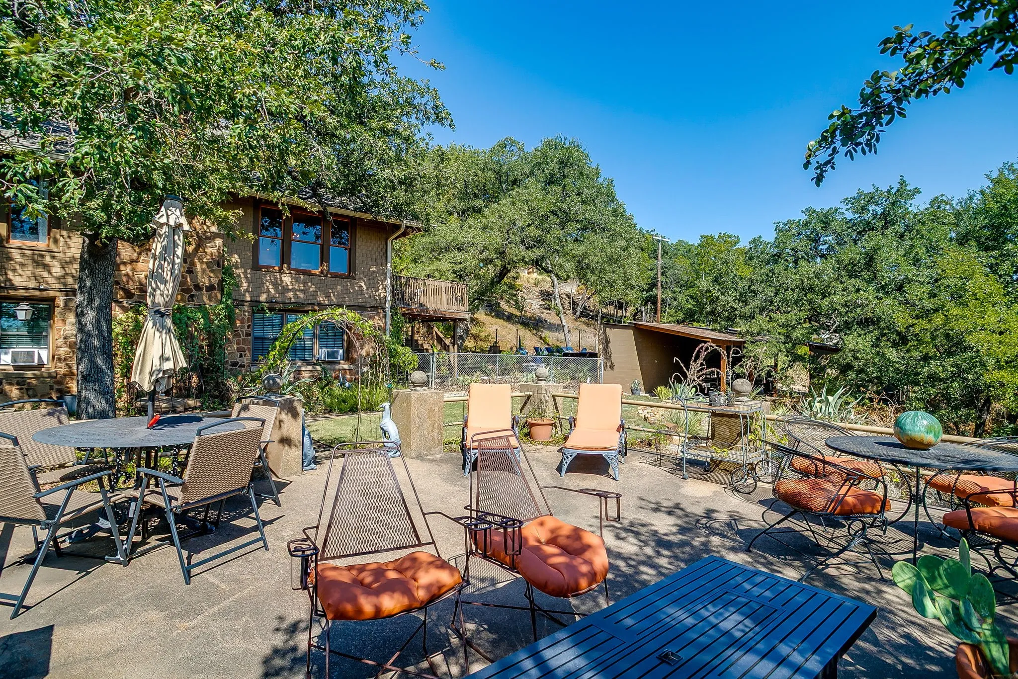 Single Family Residence For Sale in Palo Pinto County , 620 NW 6th Street, Mineral Wells, Texas 76067, 4 Bedroom, 2 Bathroom, Garage spaces, 2,649 Sqft, built in 1929, mls#21375037, Real Estate Agent in Mineral Wells, Homes For Sale in Palo Pinto county, Homes For Sale in Mineral Wells, Realtor in Mineral Wells Texas, Real Estate Brokerage Independent Realty Texas, Luminita Cordes Realtor
