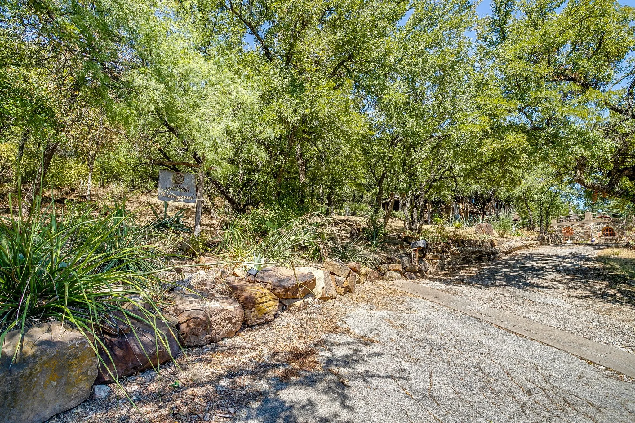 Single Family Residence For Sale in Palo Pinto County , 620 NW 6th Street, Mineral Wells, Texas 76067, 4 Bedroom, 2 Bathroom, Garage spaces, 2,649 Sqft, built in 1929, mls#21375037, Real Estate Agent in Mineral Wells, Homes For Sale in Palo Pinto county, Homes For Sale in Mineral Wells, Realtor in Mineral Wells Texas, Real Estate Brokerage Independent Realty Texas, Luminita Cordes Realtor