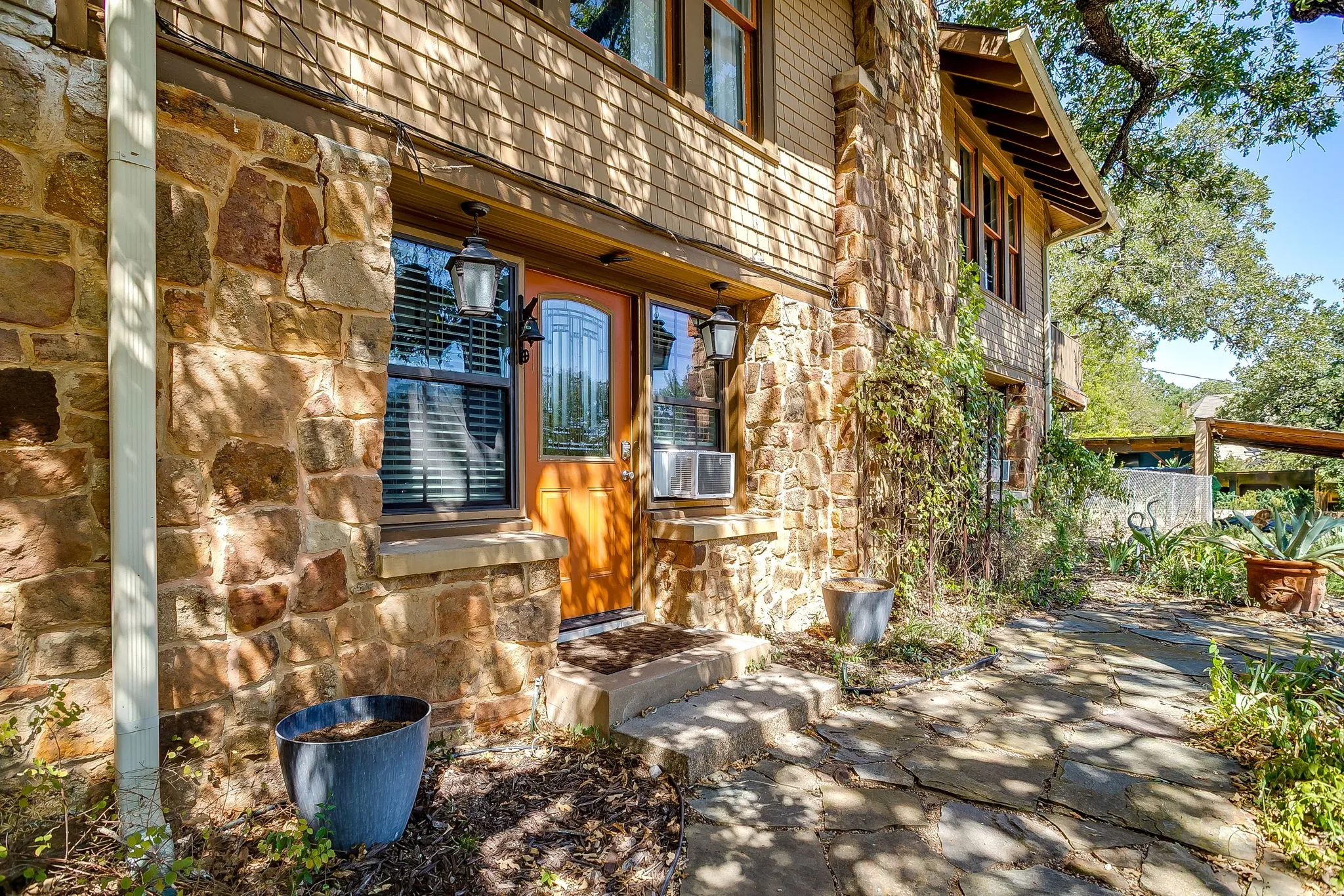Single Family Residence For Sale in Palo Pinto County , 620 NW 6th Street, Mineral Wells, Texas 76067, 4 Bedroom, 2 Bathroom, Garage spaces, 2,649 Sqft, built in 1929, mls#21375037, Real Estate Agent in Mineral Wells, Homes For Sale in Palo Pinto county, Homes For Sale in Mineral Wells, Realtor in Mineral Wells Texas, Real Estate Brokerage Independent Realty Texas, Luminita Cordes Realtor
