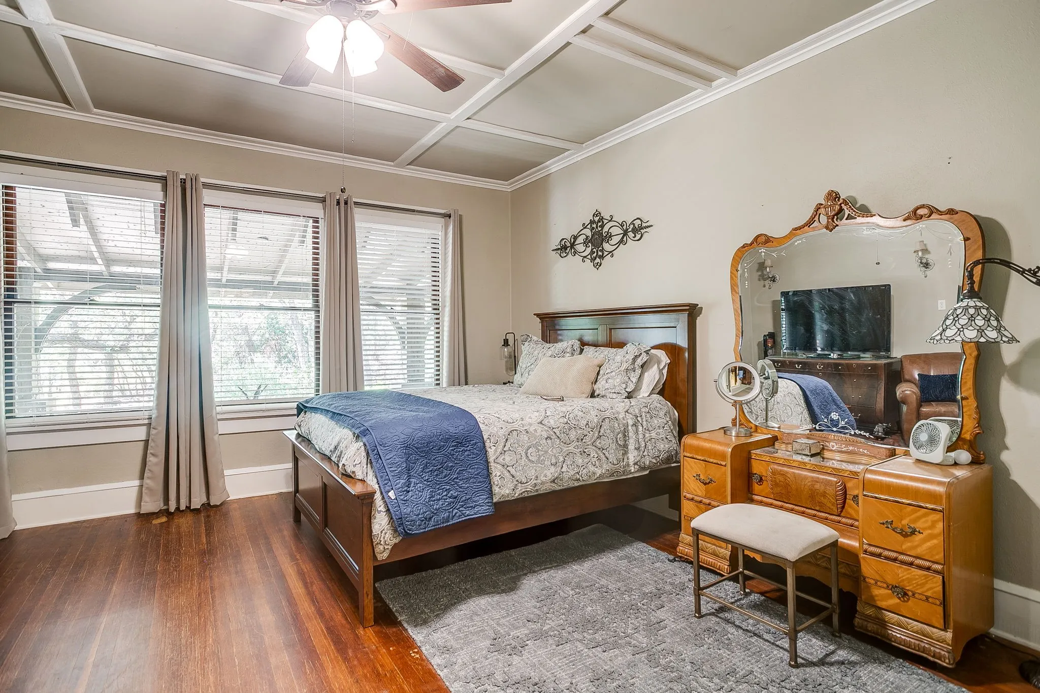 Single Family Residence For Sale in Palo Pinto County , 620 NW 6th Street, Mineral Wells, Texas 76067, 4 Bedroom, 2 Bathroom, Garage spaces, 2,649 Sqft, built in 1929, mls#21375037, Real Estate Agent in Mineral Wells, Homes For Sale in Palo Pinto county, Homes For Sale in Mineral Wells, Realtor in Mineral Wells Texas, Real Estate Brokerage Independent Realty Texas, Luminita Cordes Realtor