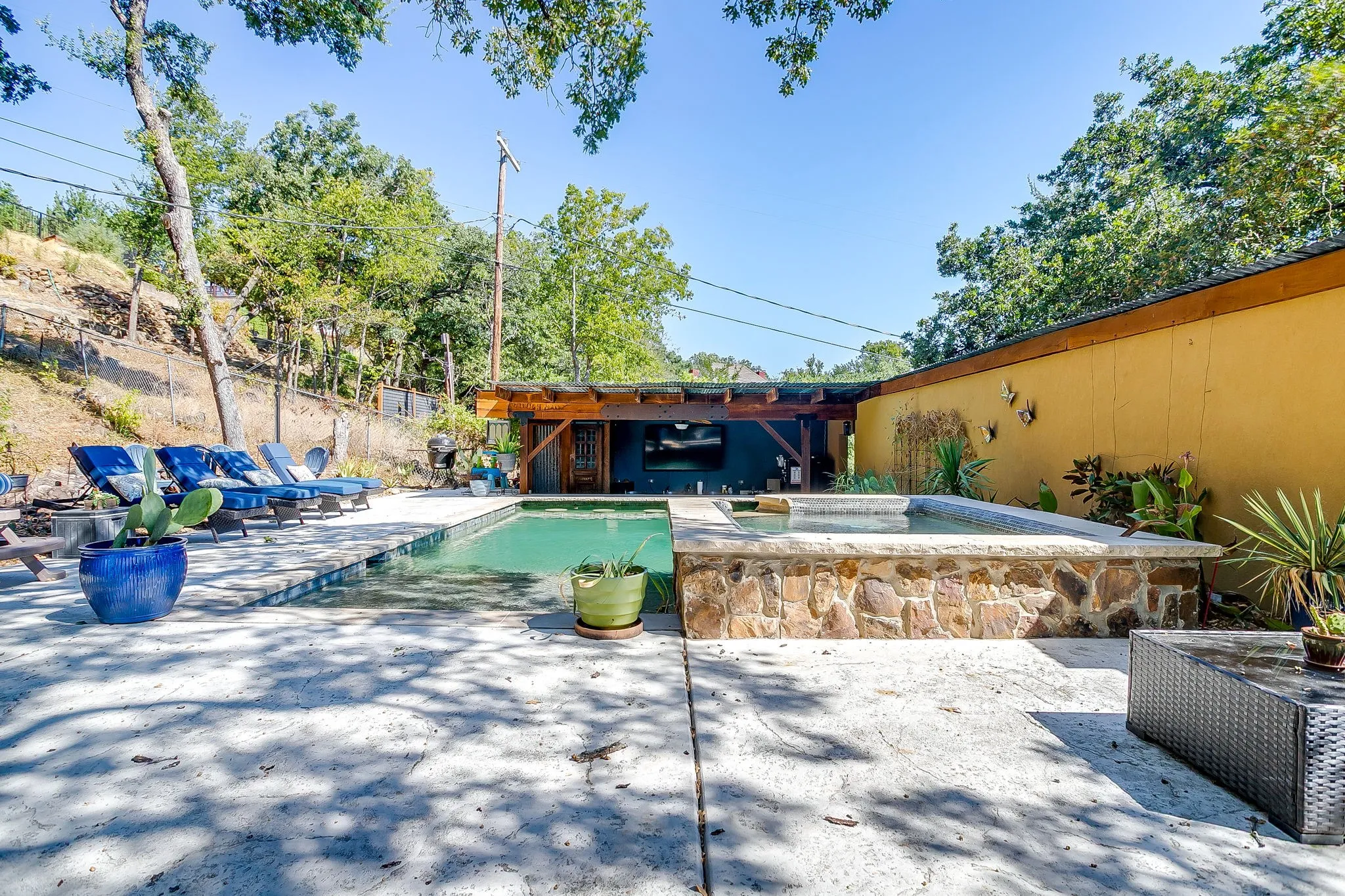 Single Family Residence For Sale in Palo Pinto County , 620 NW 6th Street, Mineral Wells, Texas 76067, 4 Bedroom, 2 Bathroom, Garage spaces, 2,649 Sqft, built in 1929, mls#21375037, Real Estate Agent in Mineral Wells, Homes For Sale in Palo Pinto county, Homes For Sale in Mineral Wells, Realtor in Mineral Wells Texas, Real Estate Brokerage Independent Realty Texas, Luminita Cordes Realtor