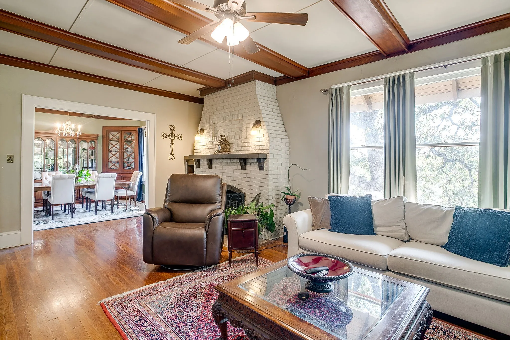 Single Family Residence For Sale in Palo Pinto County , 620 NW 6th Street, Mineral Wells, Texas 76067, 4 Bedroom, 2 Bathroom, Garage spaces, 2,649 Sqft, built in 1929, mls#21375037, Real Estate Agent in Mineral Wells, Homes For Sale in Palo Pinto county, Homes For Sale in Mineral Wells, Realtor in Mineral Wells Texas, Real Estate Brokerage Independent Realty Texas, Luminita Cordes Realtor