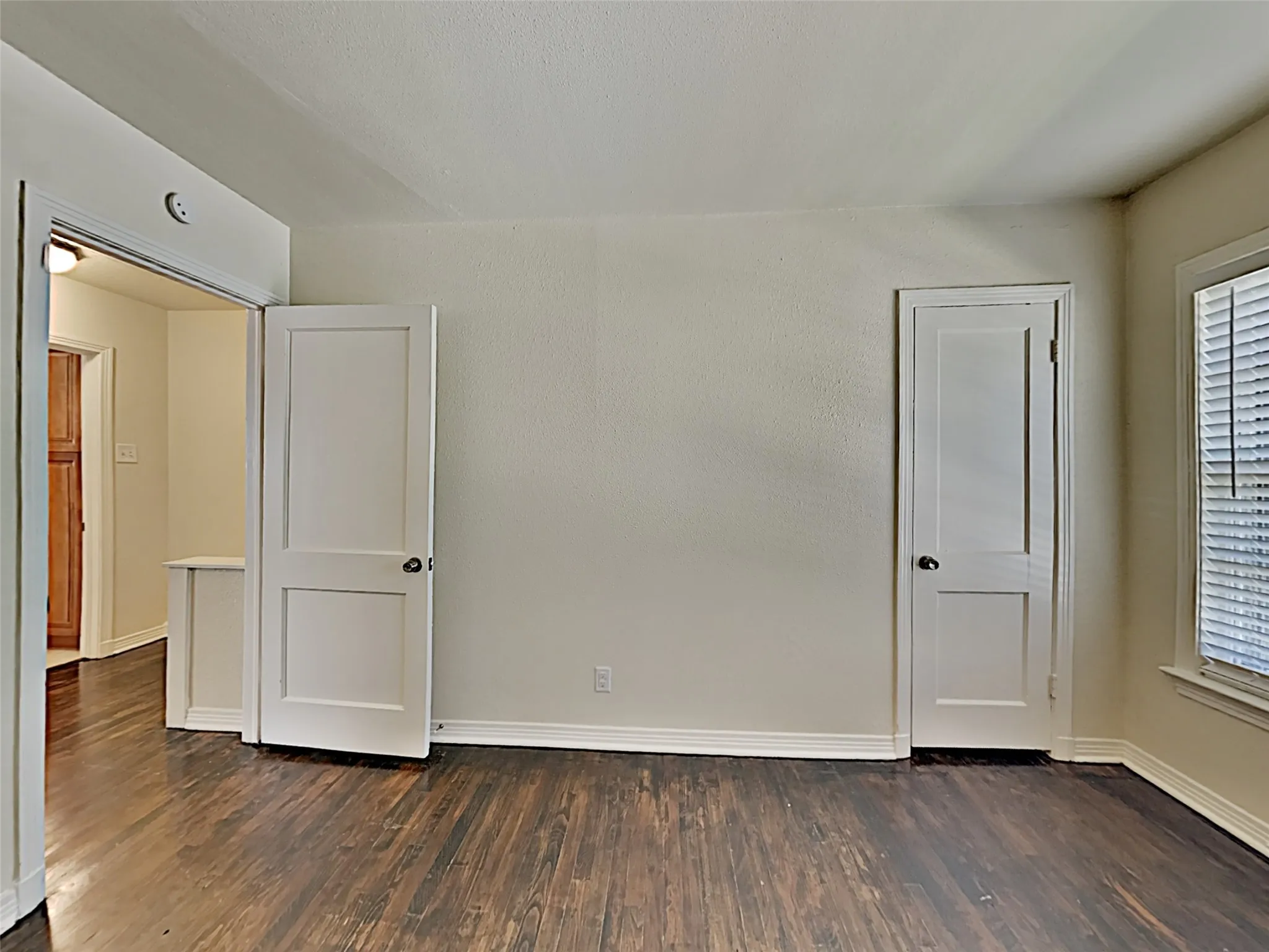 Townhouse For Rent in Dallas County , 6491 Bordeaux Avenue, Dallas, Texas 75209, 2 Bedroom, 1 Bathroom, Garage spaces, 1,027 Sqft, built in 1951, mls#21375716, Real Estate Agent in Dallas, Homes For Rent in Dallas county, Homes For Rent in Dallas, Realtor in Dallas Texas, Real Estate Brokerage Independent Realty Texas, Luminita Cordes Realtor