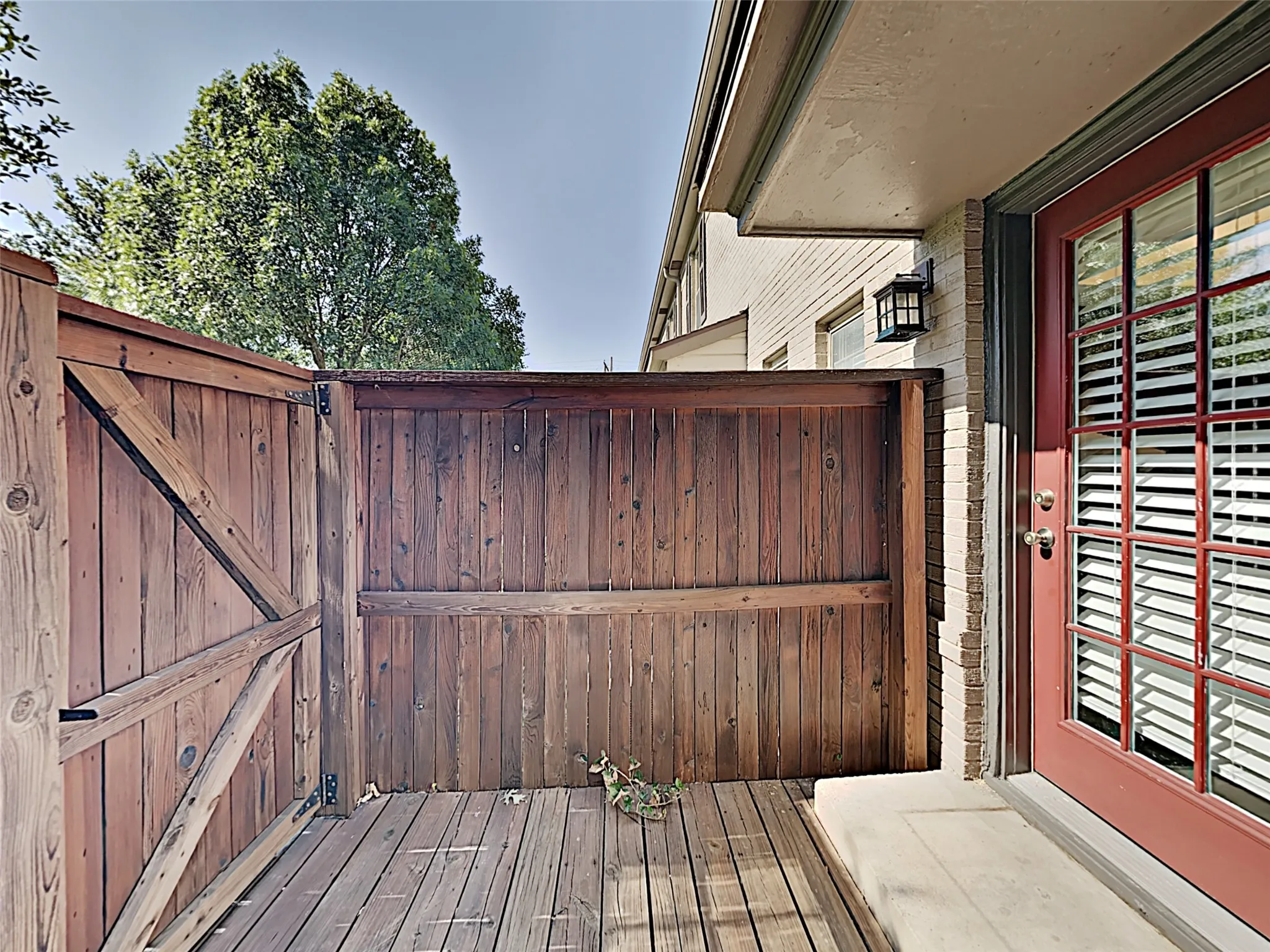 Townhouse For Rent in Dallas County , 6491 Bordeaux Avenue, Dallas, Texas 75209, 2 Bedroom, 1 Bathroom, Garage spaces, 1,027 Sqft, built in 1951, mls#21375716, Real Estate Agent in Dallas, Homes For Rent in Dallas county, Homes For Rent in Dallas, Realtor in Dallas Texas, Real Estate Brokerage Independent Realty Texas, Luminita Cordes Realtor