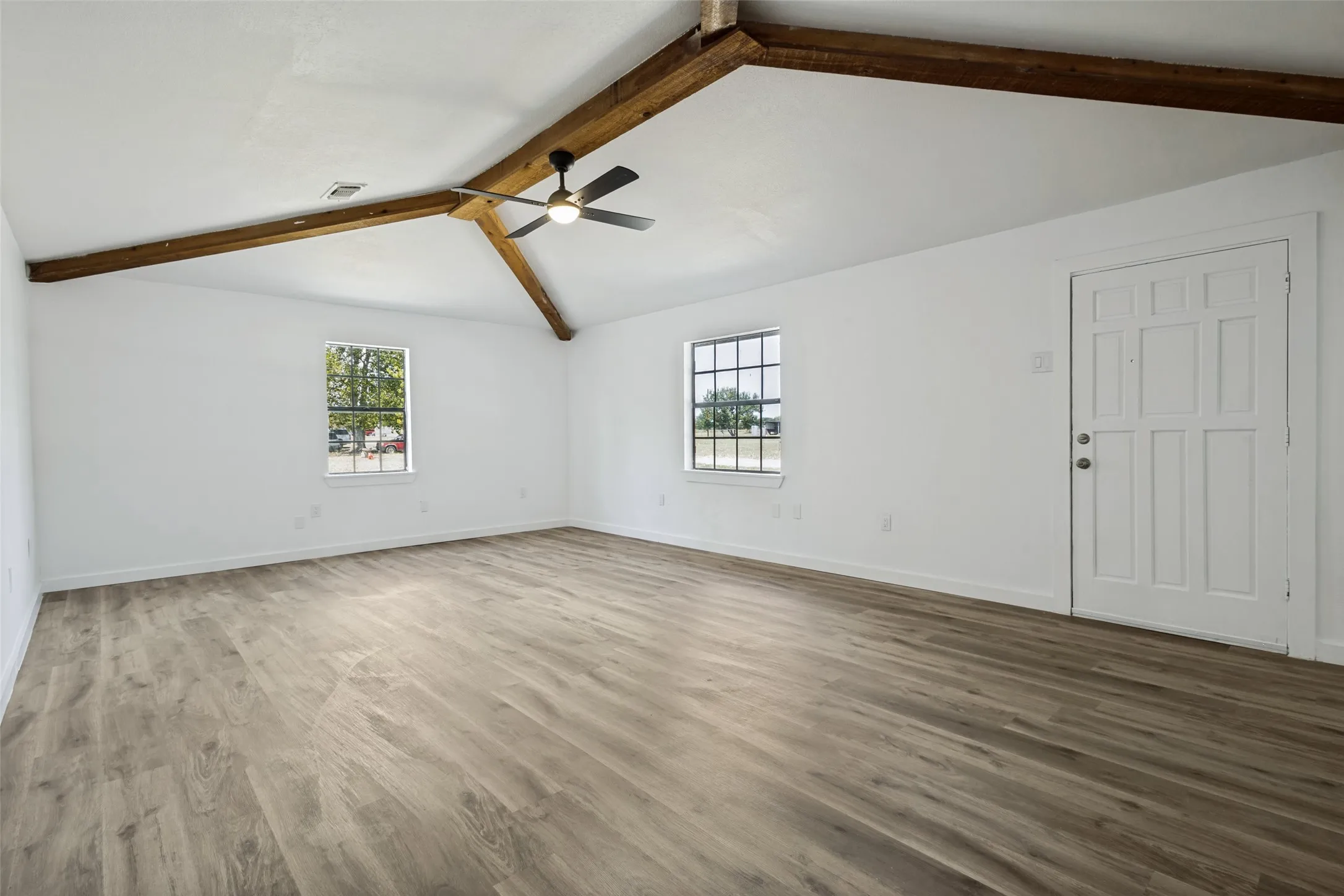 Single Family Residence For Sale in Collin County , 1540 Park Street, Van Alstyne, Texas 75495, 2 Bedroom, 2 Bathroom, Garage spaces, 1,200 Sqft, built in 1981, mls#21375671, Real Estate Agent in Van Alstyne, Homes For Sale in Collin county, Homes For Sale in Van Alstyne, Realtor in Van Alstyne Texas, Real Estate Brokerage Independent Realty Texas, Luminita Cordes Realtor
