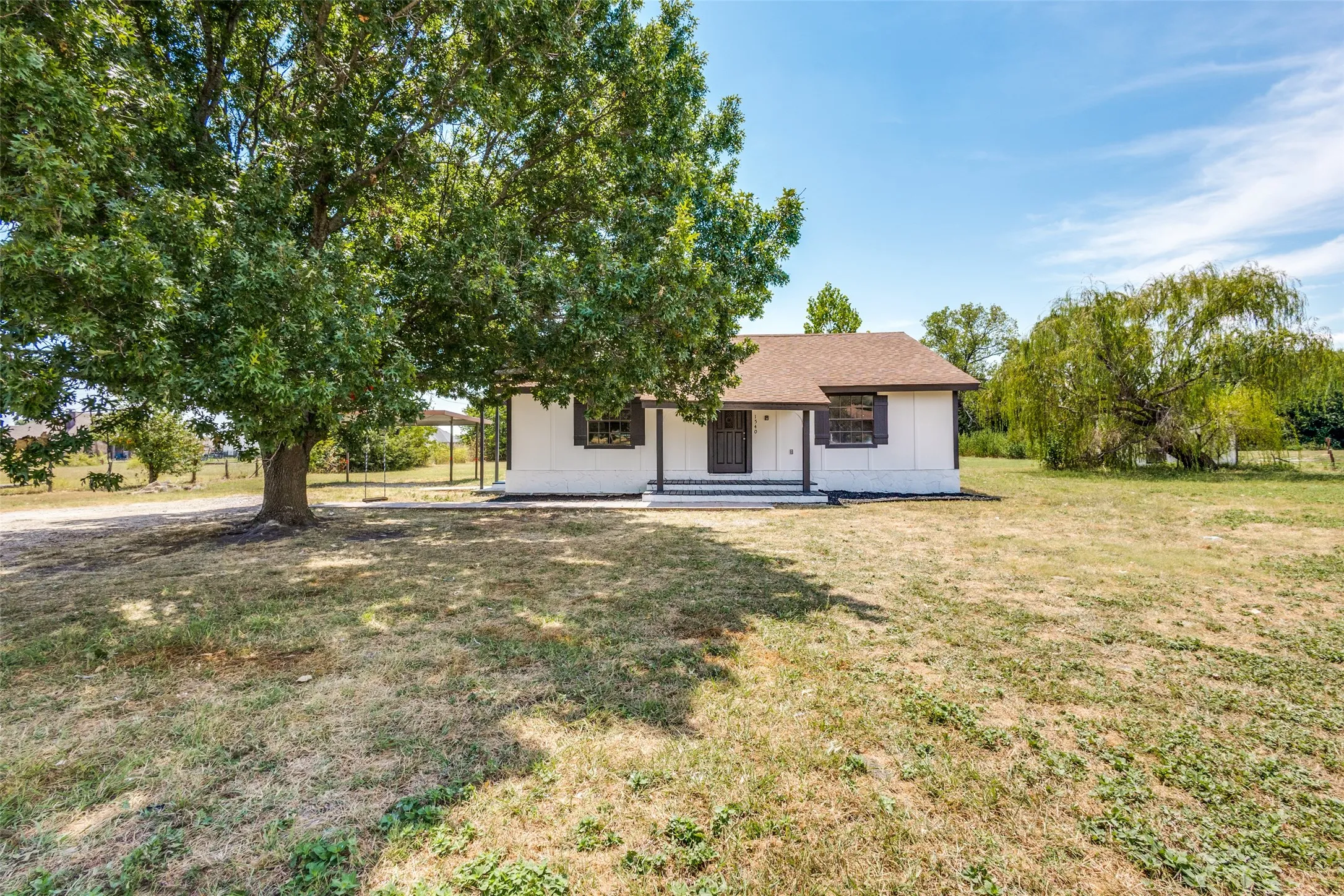 Single Family Residence For Sale in Collin County , 1540 Park Street, Van Alstyne, Texas 75495, 2 Bedroom, 2 Bathroom, Garage spaces, 1,200 Sqft, built in 1981, mls#21375671, Real Estate Agent in Van Alstyne, Homes For Sale in Collin county, Homes For Sale in Van Alstyne, Realtor in Van Alstyne Texas, Real Estate Brokerage Independent Realty Texas, Luminita Cordes Realtor