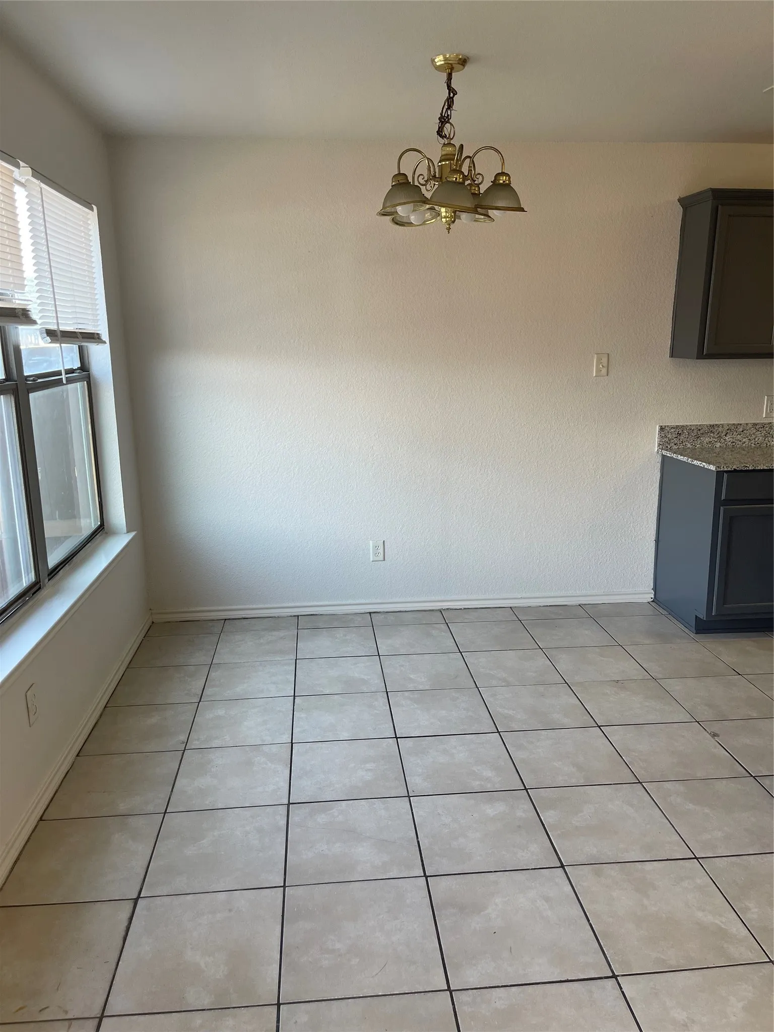 Townhouse For Rent in Tarrant County , 4606 Alamosa Street, Fort Worth, Texas 76119, 3 Bedroom, 3 Bathroom, 1 Garage spaces, 1,368 Sqft, built in 2005, mls#21375719, Real Estate Agent in Fort Worth, Homes For Rent in Tarrant county, Homes For Rent in Fort Worth, Realtor in Fort Worth Texas, Real Estate Brokerage Independent Realty Texas, Luminita Cordes Realtor