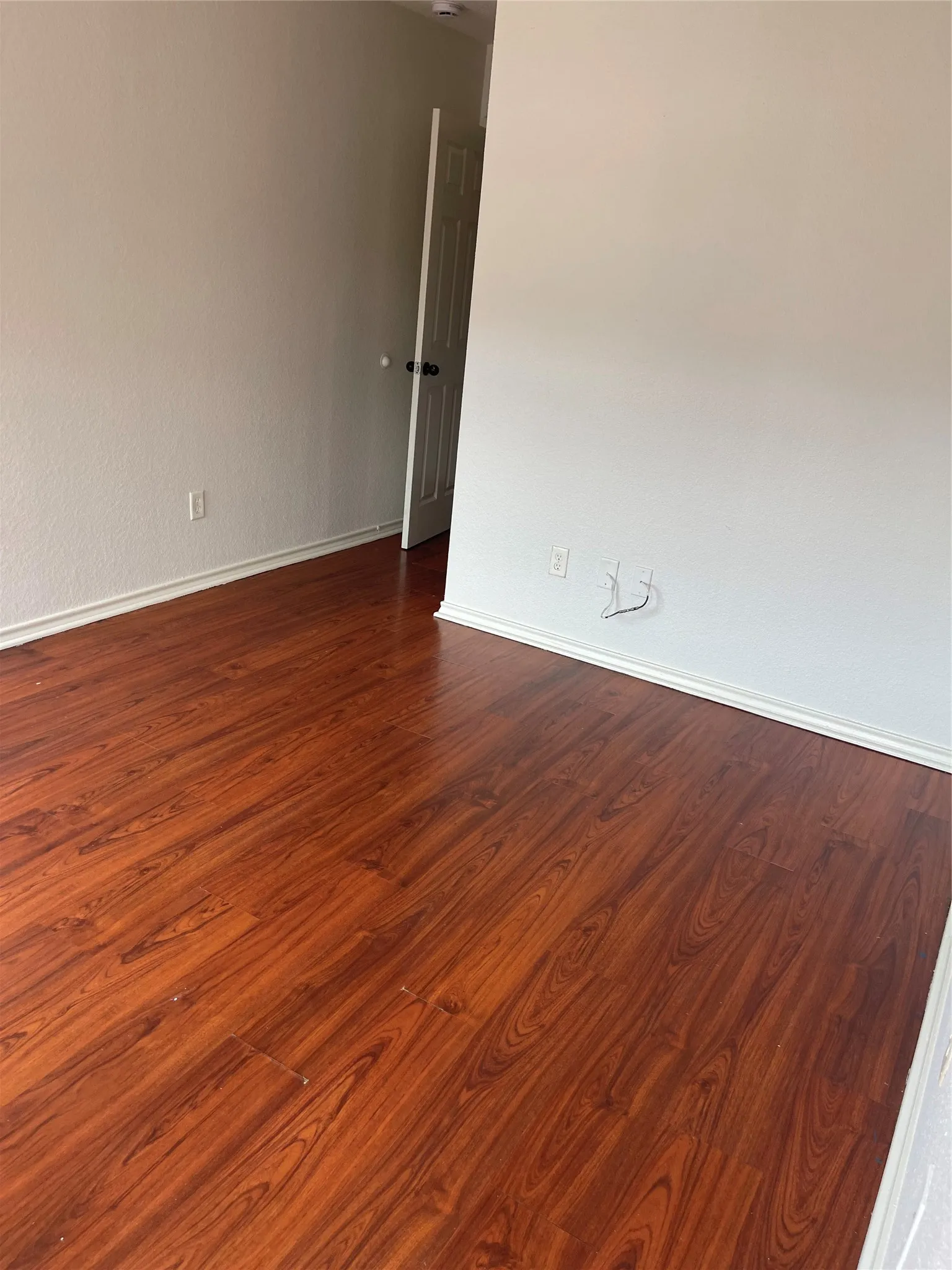 Townhouse For Rent in Tarrant County , 4606 Alamosa Street, Fort Worth, Texas 76119, 3 Bedroom, 3 Bathroom, 1 Garage spaces, 1,368 Sqft, built in 2005, mls#21375719, Real Estate Agent in Fort Worth, Homes For Rent in Tarrant county, Homes For Rent in Fort Worth, Realtor in Fort Worth Texas, Real Estate Brokerage Independent Realty Texas, Luminita Cordes Realtor