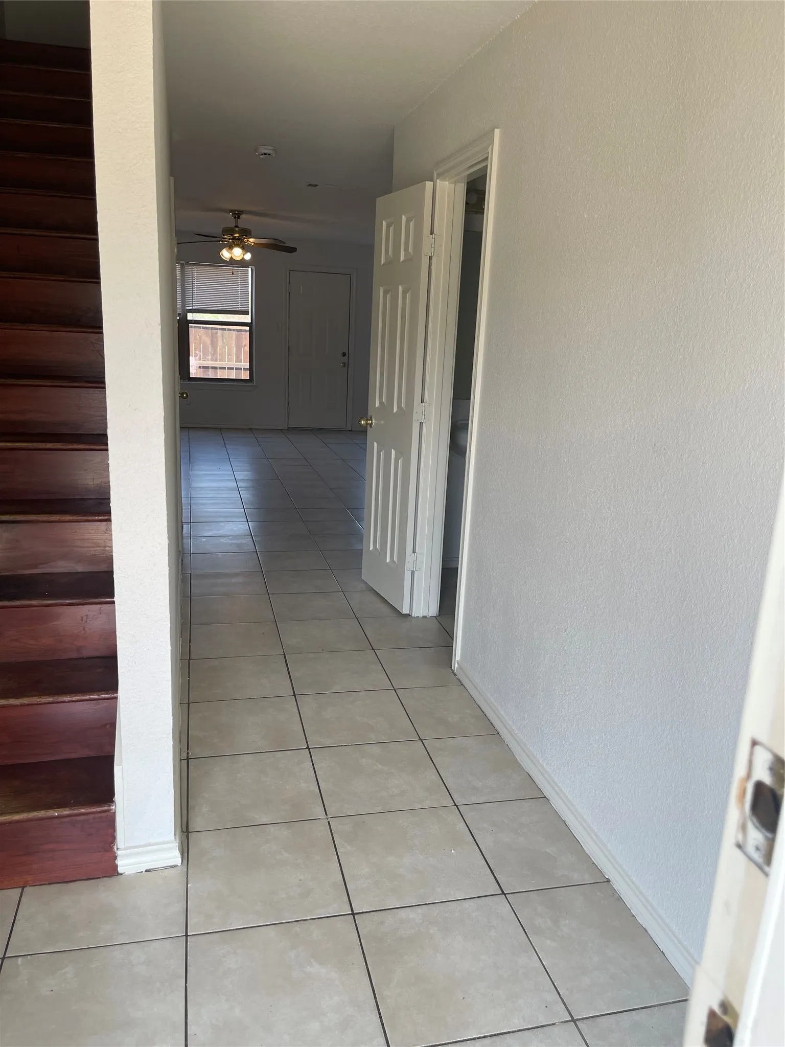 Townhouse For Rent in Tarrant County , 4606 Alamosa Street, Fort Worth, Texas 76119, 3 Bedroom, 3 Bathroom, 1 Garage spaces, 1,368 Sqft, built in 2005, mls#21375719, Real Estate Agent in Fort Worth, Homes For Rent in Tarrant county, Homes For Rent in Fort Worth, Realtor in Fort Worth Texas, Real Estate Brokerage Independent Realty Texas, Luminita Cordes Realtor