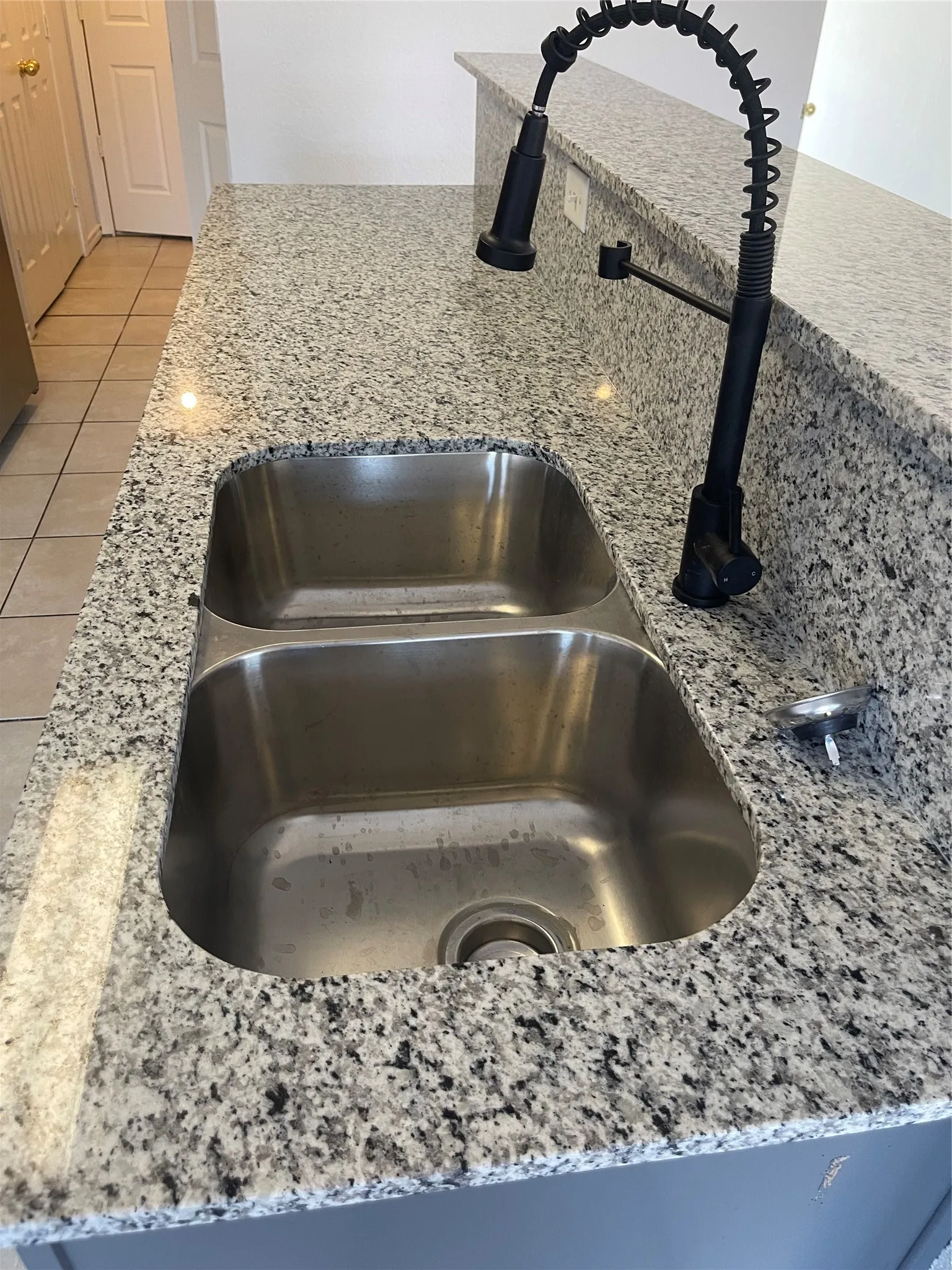 Townhouse For Rent in Tarrant County , 4606 Alamosa Street, Fort Worth, Texas 76119, 3 Bedroom, 3 Bathroom, 1 Garage spaces, 1,368 Sqft, built in 2005, mls#21375719, Real Estate Agent in Fort Worth, Homes For Rent in Tarrant county, Homes For Rent in Fort Worth, Realtor in Fort Worth Texas, Real Estate Brokerage Independent Realty Texas, Luminita Cordes Realtor