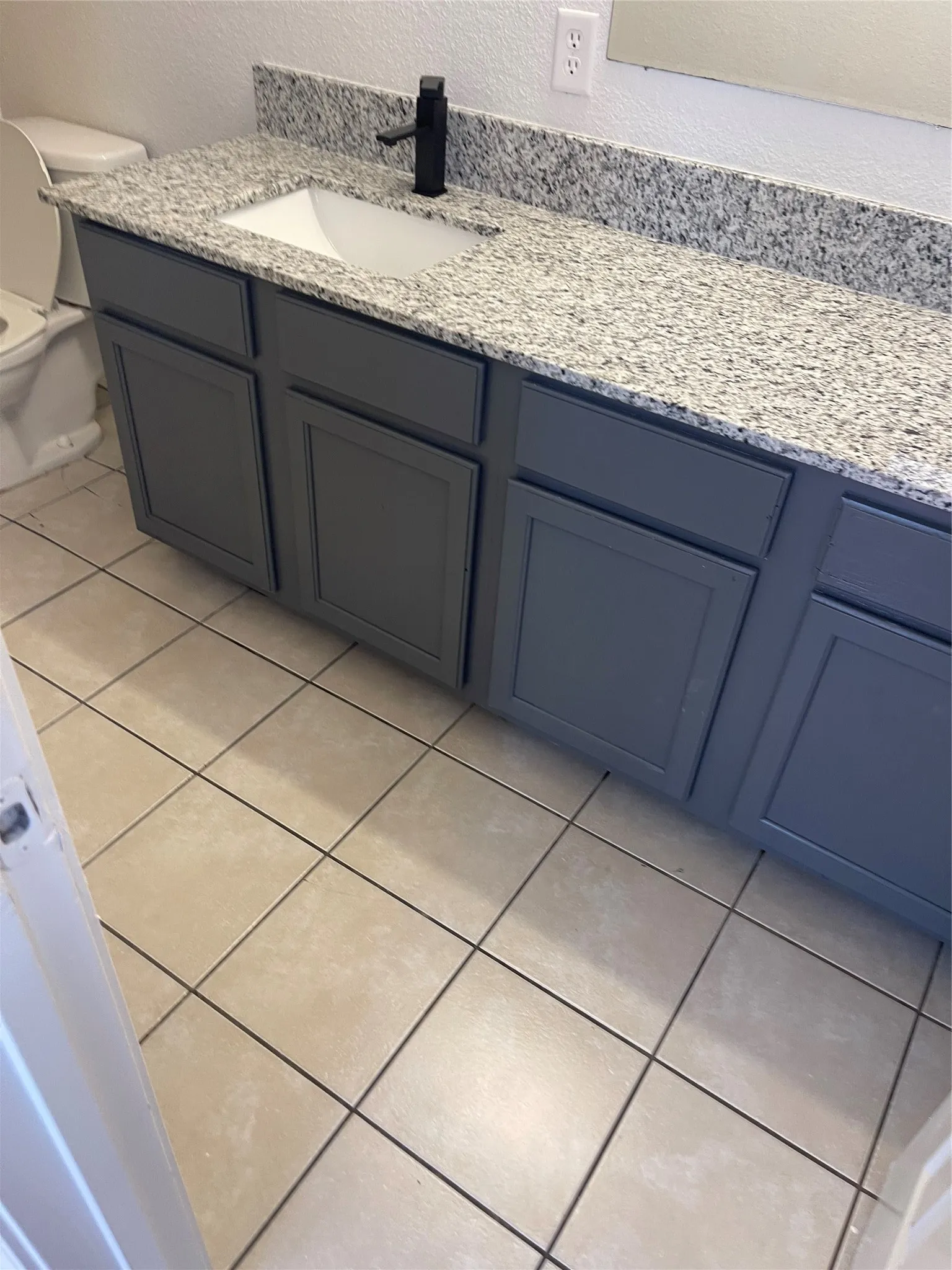 Townhouse For Rent in Tarrant County , 4606 Alamosa Street, Fort Worth, Texas 76119, 3 Bedroom, 3 Bathroom, 1 Garage spaces, 1,368 Sqft, built in 2005, mls#21375719, Real Estate Agent in Fort Worth, Homes For Rent in Tarrant county, Homes For Rent in Fort Worth, Realtor in Fort Worth Texas, Real Estate Brokerage Independent Realty Texas, Luminita Cordes Realtor