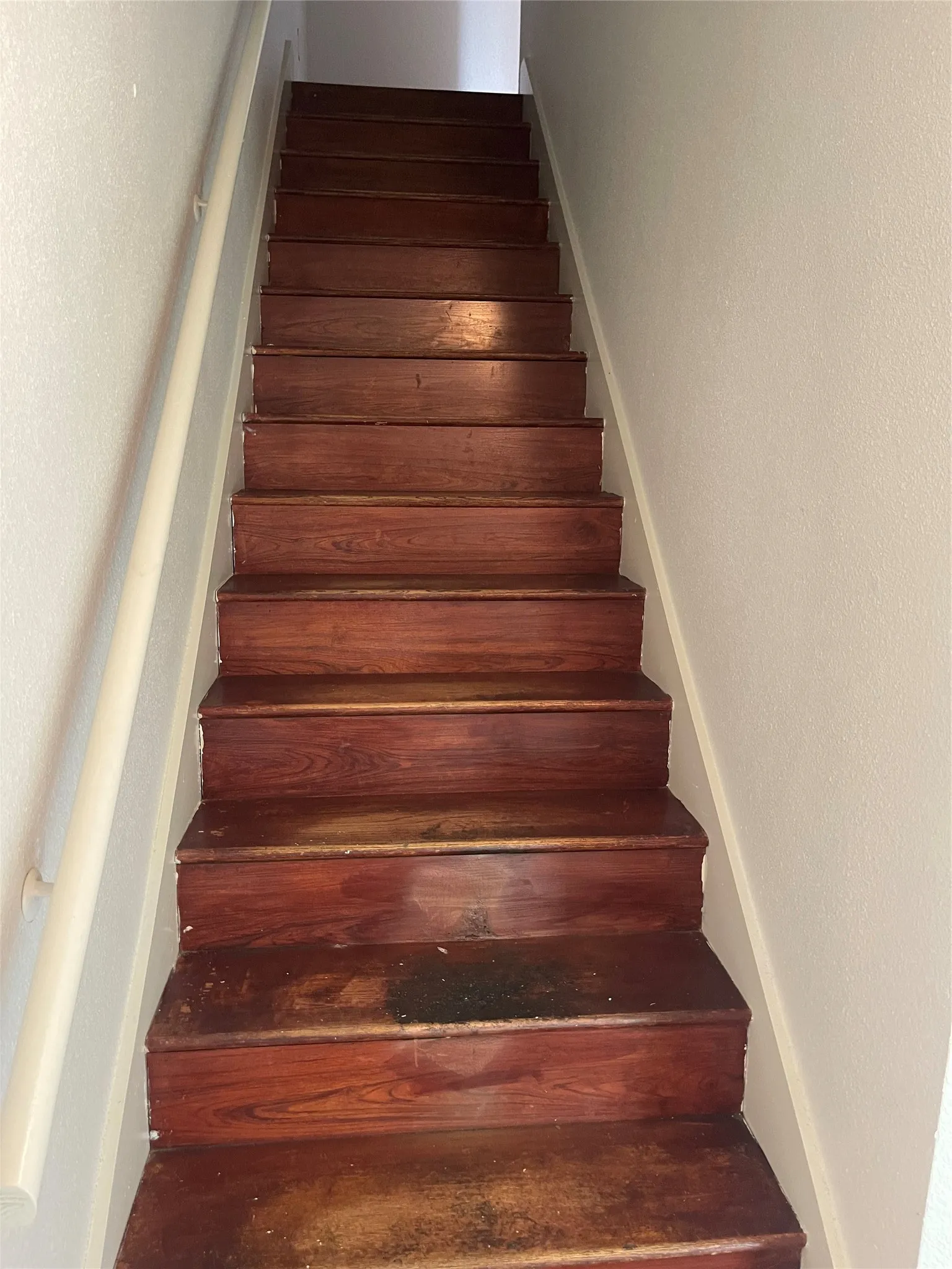 Townhouse For Rent in Tarrant County , 4606 Alamosa Street, Fort Worth, Texas 76119, 3 Bedroom, 3 Bathroom, 1 Garage spaces, 1,368 Sqft, built in 2005, mls#21375719, Real Estate Agent in Fort Worth, Homes For Rent in Tarrant county, Homes For Rent in Fort Worth, Realtor in Fort Worth Texas, Real Estate Brokerage Independent Realty Texas, Luminita Cordes Realtor