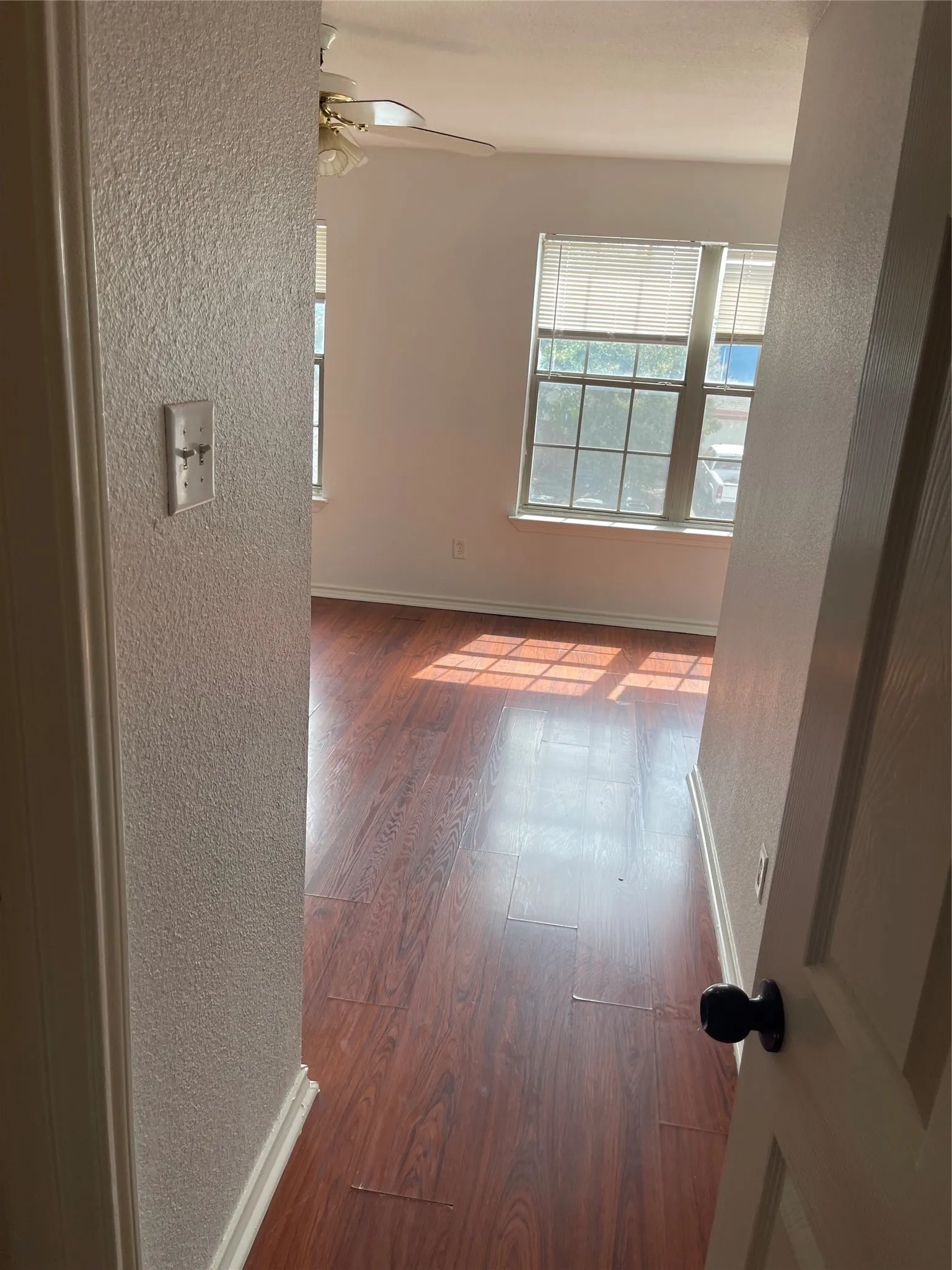 Townhouse For Rent in Tarrant County , 4606 Alamosa Street, Fort Worth, Texas 76119, 3 Bedroom, 3 Bathroom, 1 Garage spaces, 1,368 Sqft, built in 2005, mls#21375719, Real Estate Agent in Fort Worth, Homes For Rent in Tarrant county, Homes For Rent in Fort Worth, Realtor in Fort Worth Texas, Real Estate Brokerage Independent Realty Texas, Luminita Cordes Realtor