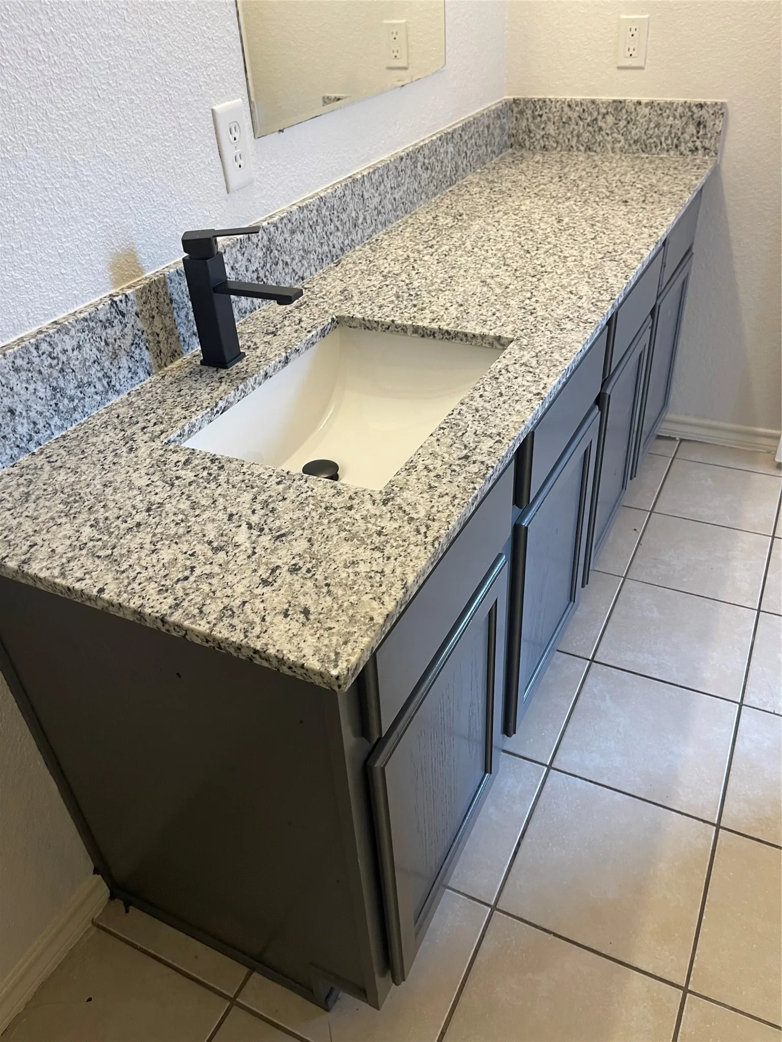 Townhouse For Rent in Tarrant County , 4606 Alamosa Street, Fort Worth, Texas 76119, 3 Bedroom, 3 Bathroom, 1 Garage spaces, 1,368 Sqft, built in 2005, mls#21375719, Real Estate Agent in Fort Worth, Homes For Rent in Tarrant county, Homes For Rent in Fort Worth, Realtor in Fort Worth Texas, Real Estate Brokerage Independent Realty Texas, Luminita Cordes Realtor