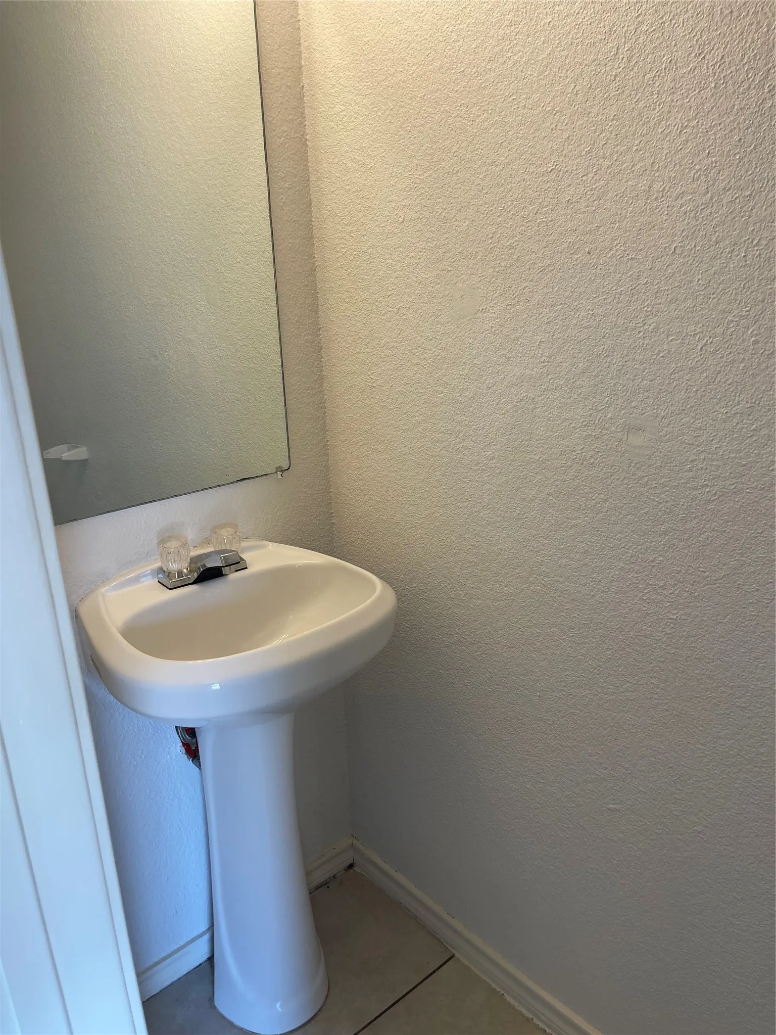 Townhouse For Rent in Tarrant County , 4606 Alamosa Street, Fort Worth, Texas 76119, 3 Bedroom, 3 Bathroom, 1 Garage spaces, 1,368 Sqft, built in 2005, mls#21375719, Real Estate Agent in Fort Worth, Homes For Rent in Tarrant county, Homes For Rent in Fort Worth, Realtor in Fort Worth Texas, Real Estate Brokerage Independent Realty Texas, Luminita Cordes Realtor
