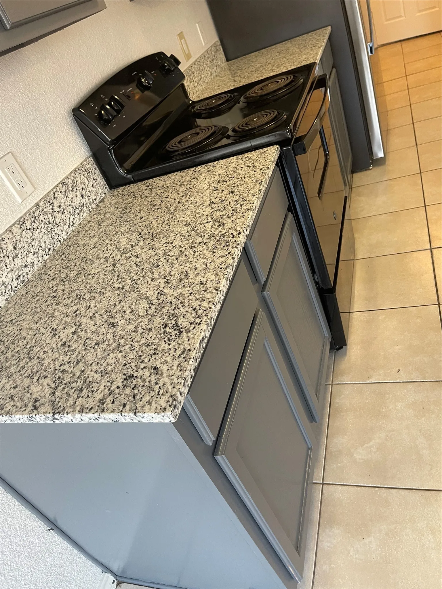 Townhouse For Rent in Tarrant County , 4606 Alamosa Street, Fort Worth, Texas 76119, 3 Bedroom, 3 Bathroom, 1 Garage spaces, 1,368 Sqft, built in 2005, mls#21375719, Real Estate Agent in Fort Worth, Homes For Rent in Tarrant county, Homes For Rent in Fort Worth, Realtor in Fort Worth Texas, Real Estate Brokerage Independent Realty Texas, Luminita Cordes Realtor