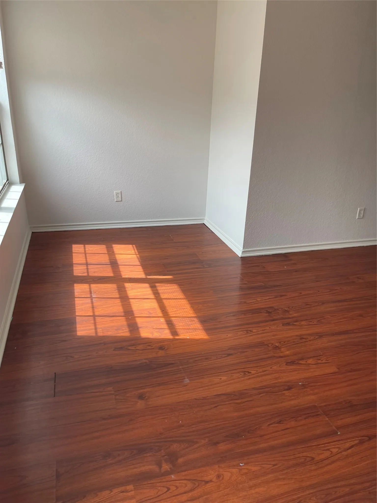 Townhouse For Rent in Tarrant County , 4606 Alamosa Street, Fort Worth, Texas 76119, 3 Bedroom, 3 Bathroom, 1 Garage spaces, 1,368 Sqft, built in 2005, mls#21375719, Real Estate Agent in Fort Worth, Homes For Rent in Tarrant county, Homes For Rent in Fort Worth, Realtor in Fort Worth Texas, Real Estate Brokerage Independent Realty Texas, Luminita Cordes Realtor