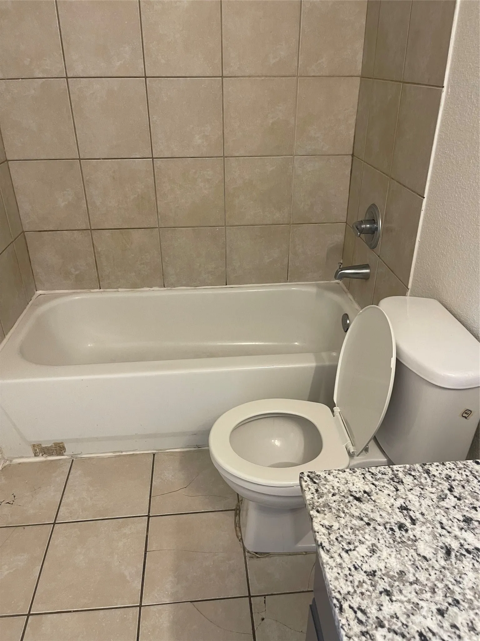 Townhouse For Rent in Tarrant County , 4606 Alamosa Street, Fort Worth, Texas 76119, 3 Bedroom, 3 Bathroom, 1 Garage spaces, 1,368 Sqft, built in 2005, mls#21375719, Real Estate Agent in Fort Worth, Homes For Rent in Tarrant county, Homes For Rent in Fort Worth, Realtor in Fort Worth Texas, Real Estate Brokerage Independent Realty Texas, Luminita Cordes Realtor