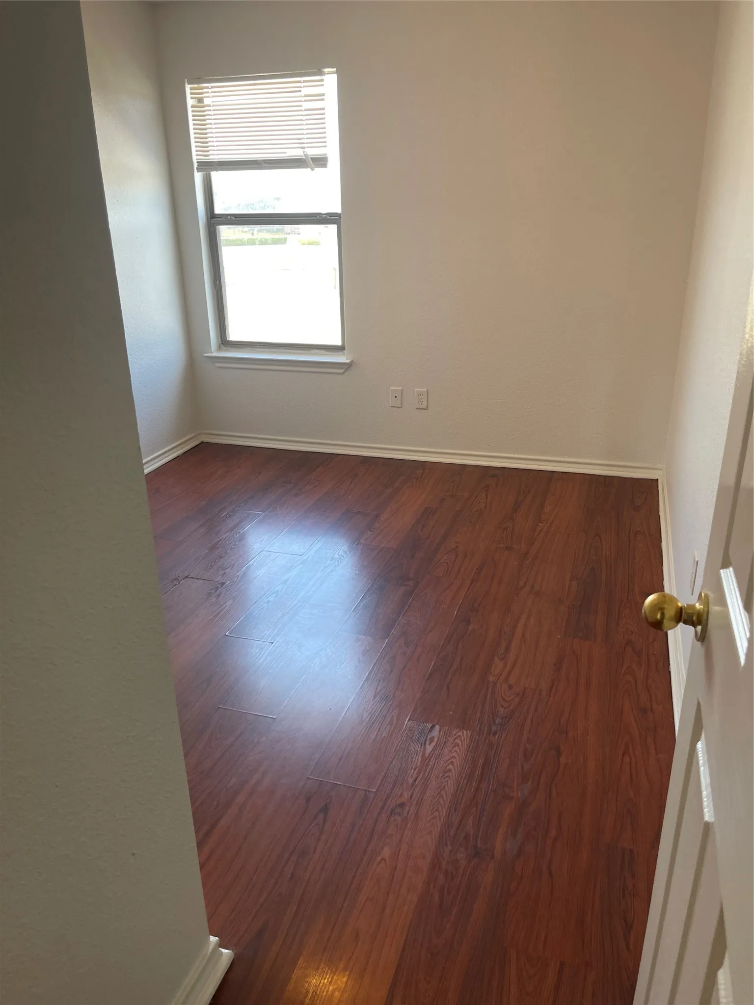 Townhouse For Rent in Tarrant County , 4606 Alamosa Street, Fort Worth, Texas 76119, 3 Bedroom, 3 Bathroom, 1 Garage spaces, 1,368 Sqft, built in 2005, mls#21375719, Real Estate Agent in Fort Worth, Homes For Rent in Tarrant county, Homes For Rent in Fort Worth, Realtor in Fort Worth Texas, Real Estate Brokerage Independent Realty Texas, Luminita Cordes Realtor