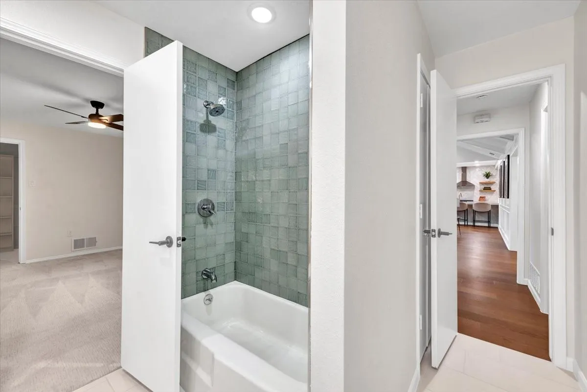 Single Family Residence For Sale in Collin County , 2801 W Aspen Court, Plano, Texas 75075, 4 Bedroom, 3 Bathroom, 2 Garage spaces, 2,831 Sqft, built in 1975, mls#21375603, Real Estate Agent in Plano, Homes For Sale in Collin county, Homes For Sale in Plano, Realtor in Plano Texas, Real Estate Brokerage Independent Realty Texas, Luminita Cordes Realtor