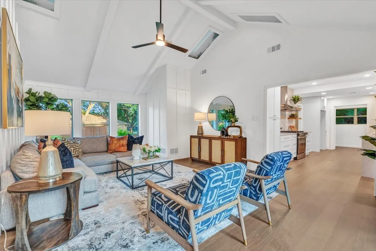 Secondary Living room/Gameroom