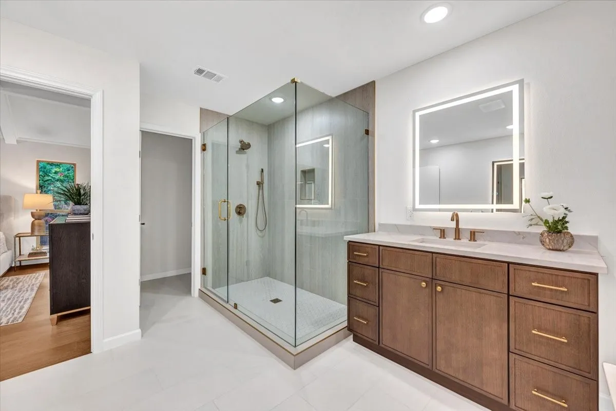 Single Family Residence For Sale in Collin County , 2801 W Aspen Court, Plano, Texas 75075, 4 Bedroom, 3 Bathroom, 2 Garage spaces, 2,831 Sqft, built in 1975, mls#21375603, Real Estate Agent in Plano, Homes For Sale in Collin county, Homes For Sale in Plano, Realtor in Plano Texas, Real Estate Brokerage Independent Realty Texas, Luminita Cordes Realtor