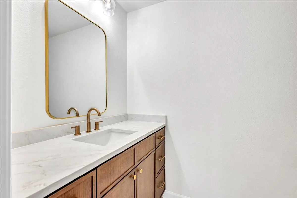 Single Family Residence For Sale in Collin County , 2801 W Aspen Court, Plano, Texas 75075, 4 Bedroom, 3 Bathroom, 2 Garage spaces, 2,831 Sqft, built in 1975, mls#21375603, Real Estate Agent in Plano, Homes For Sale in Collin county, Homes For Sale in Plano, Realtor in Plano Texas, Real Estate Brokerage Independent Realty Texas, Luminita Cordes Realtor