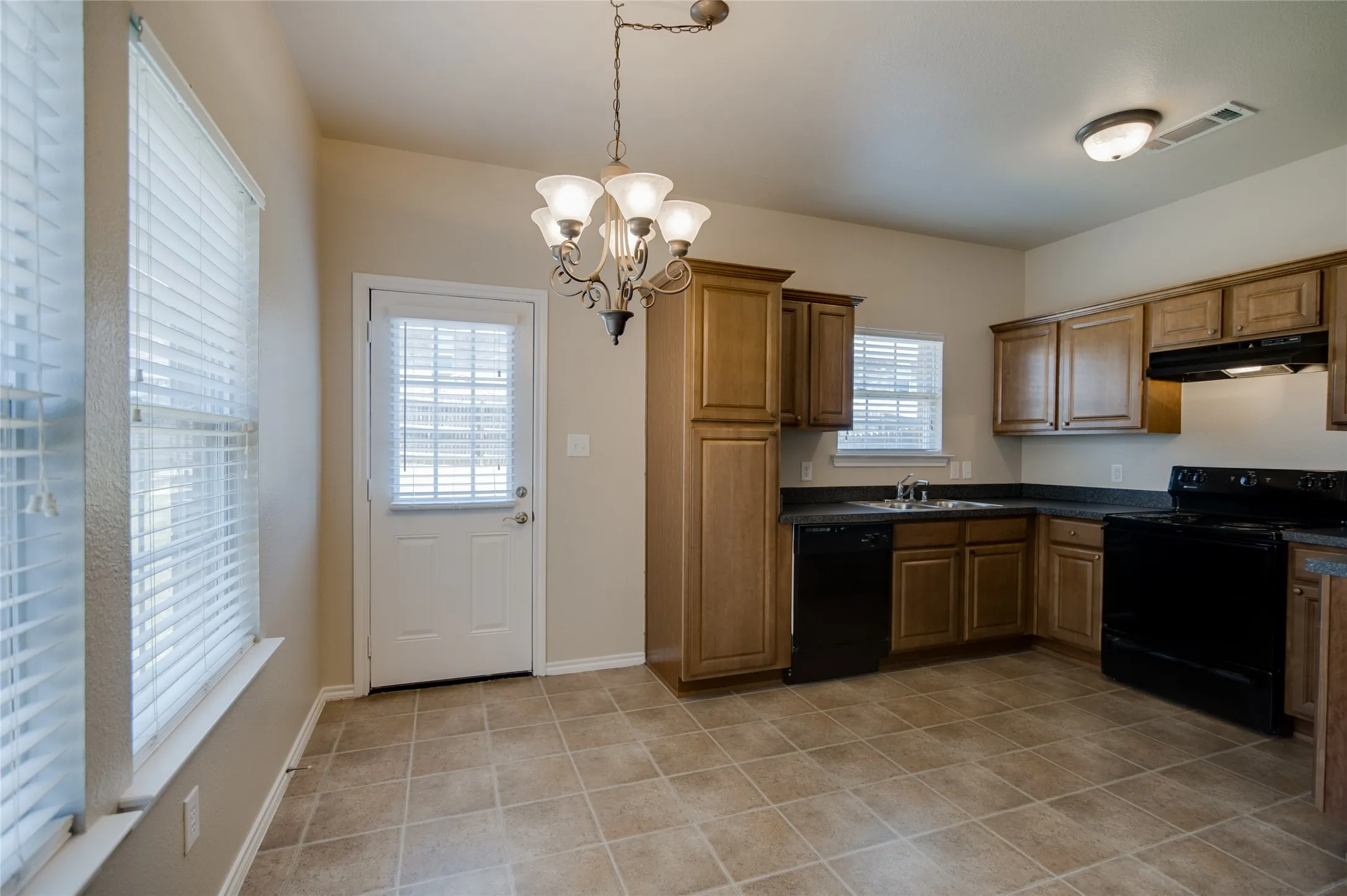 Duplex For Rent in Collin County , 706 Parkplace Ridge, Princeton, Texas 75407, 3 Bedroom, 3 Bathroom, 1 Garage spaces, 1,317 Sqft, built in 2009, mls#21375730, Real Estate Agent in Princeton, Homes For Rent in Collin county, Homes For Rent in Princeton, Realtor in Princeton Texas, Real Estate Brokerage Independent Realty Texas, Luminita Cordes Realtor