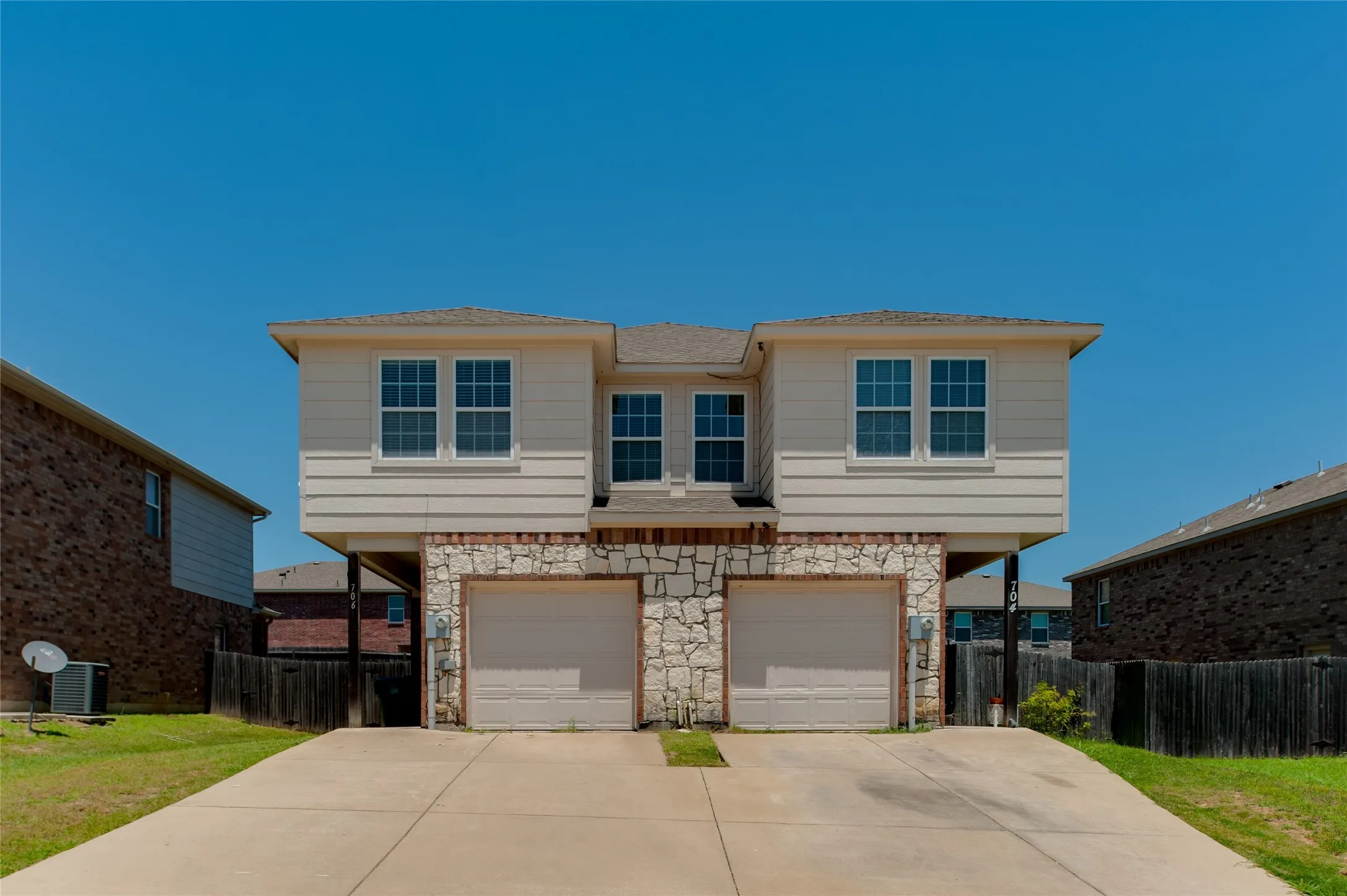 Duplex For Rent in Collin County , 706 Parkplace Ridge, Princeton, Texas 75407, 3 Bedroom, 3 Bathroom, 1 Garage spaces, 1,317 Sqft, built in 2009, mls#21375730, Real Estate Agent in Princeton, Homes For Rent in Collin county, Homes For Rent in Princeton, Realtor in Princeton Texas, Real Estate Brokerage Independent Realty Texas, Luminita Cordes Realtor