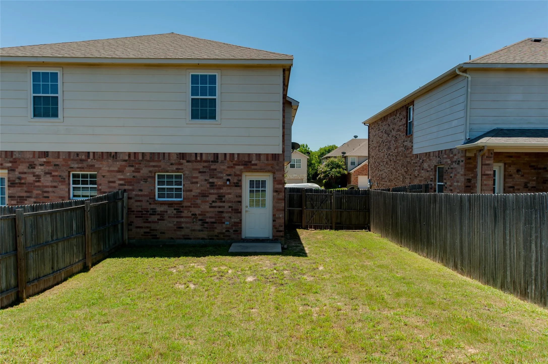 Duplex For Rent in Collin County , 706 Parkplace Ridge, Princeton, Texas 75407, 3 Bedroom, 3 Bathroom, 1 Garage spaces, 1,317 Sqft, built in 2009, mls#21375730, Real Estate Agent in Princeton, Homes For Rent in Collin county, Homes For Rent in Princeton, Realtor in Princeton Texas, Real Estate Brokerage Independent Realty Texas, Luminita Cordes Realtor