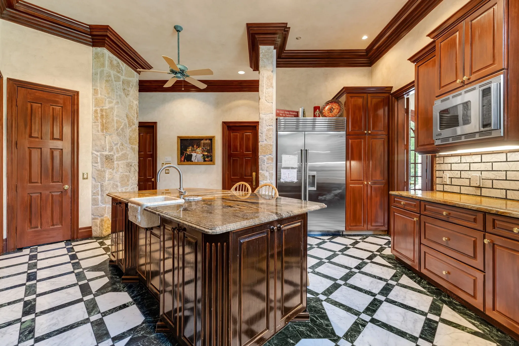 Single Family Residence For Sale in Tarrant County , 6704 Blair Court, Benbrook, Texas 76132, 4 Bedroom, 6 Bathroom, 5 Garage spaces, 9,275 Sqft, built in 1991, mls#21374264, Real Estate Agent in Benbrook, Homes For Sale in Tarrant county, Homes For Sale in Benbrook, Realtor in Benbrook Texas, Real Estate Brokerage Independent Realty Texas, Luminita Cordes Realtor