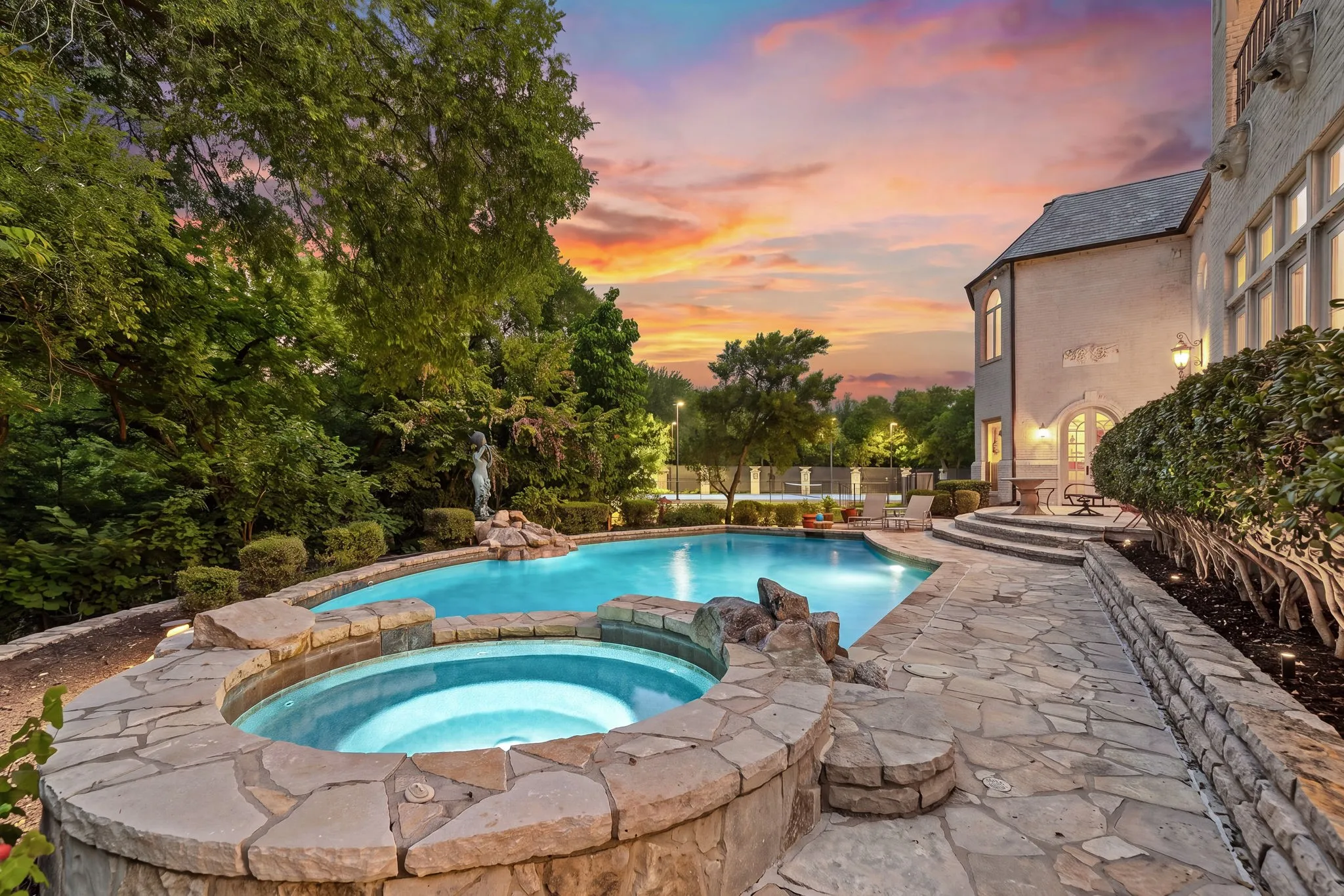 Single Family Residence For Sale in Tarrant County , 6704 Blair Court, Benbrook, Texas 76132, 4 Bedroom, 6 Bathroom, 5 Garage spaces, 9,275 Sqft, built in 1991, mls#21374264, Real Estate Agent in Benbrook, Homes For Sale in Tarrant county, Homes For Sale in Benbrook, Realtor in Benbrook Texas, Real Estate Brokerage Independent Realty Texas, Luminita Cordes Realtor