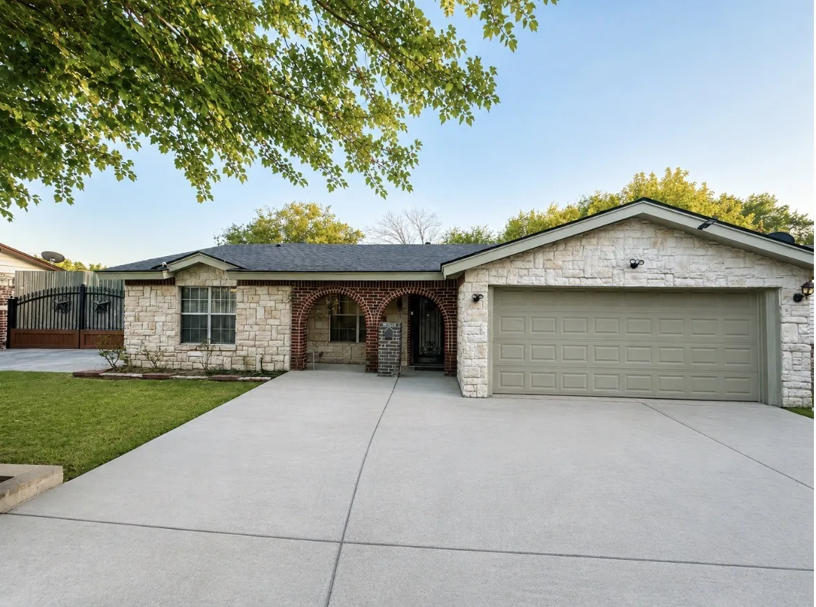 Single Family Residence For Sale in Tarrant County , 4408 Hunter Street, Haltom City, Texas 76117, 3 Bedroom, 2 Bathroom, 2 Garage spaces, 1,098 Sqft, built in 1963, mls#21375735, Real Estate Agent in Haltom City, Homes For Sale in Tarrant county, Homes For Sale in Haltom City, Realtor in Haltom City Texas, Real Estate Brokerage Independent Realty Texas, Luminita Cordes Realtor