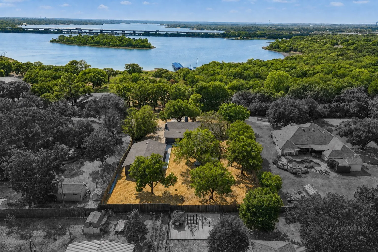 Single Family Residence For Sale in Denton County , 120 Wild Oak Lane, Hickory Creek, Texas 75065, 4 Bedroom, 3 Bathroom, 3 Garage spaces, 3,162 Sqft, built in 1964, mls#21375737, Real Estate Agent in Hickory Creek, Homes For Sale in Denton county, Homes For Sale in Hickory Creek, Realtor in Hickory Creek Texas, Real Estate Brokerage Independent Realty Texas, Luminita Cordes Realtor
