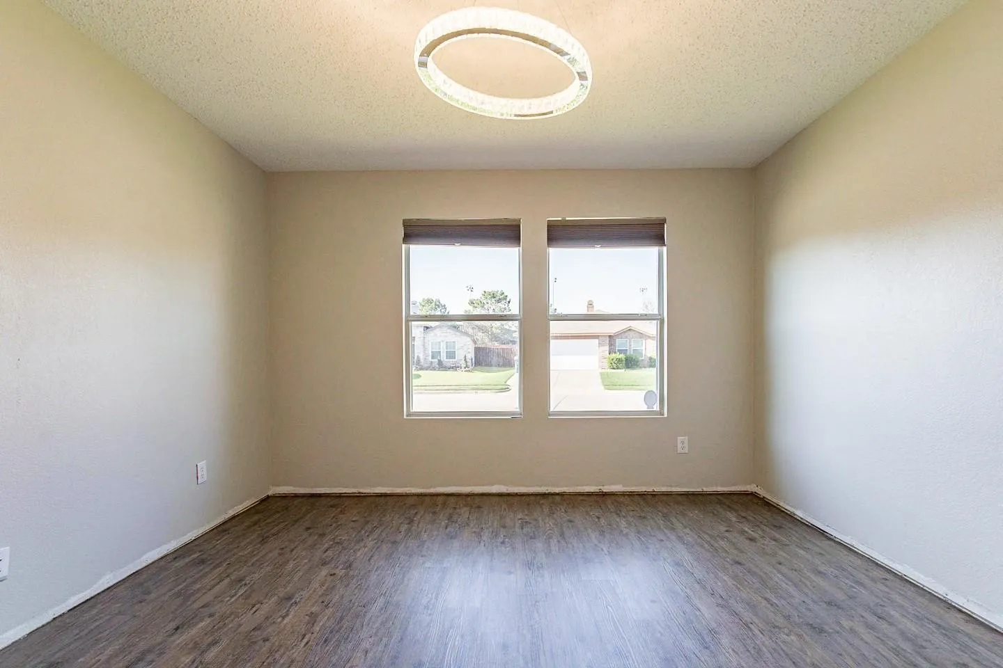For Sale in Tarrant County , 5432 Camarillo Drive, Fort Worth, Texas 76244, 4 Bedroom, 2 Bathroom, 2 Garage spaces, 2,091 Sqft, built in 2002, mls#21360344, Real Estate Agent in Fort Worth, Homes For Sale in Tarrant county, Homes For Sale in Fort Worth, Realtor in Fort Worth Texas, Real Estate Brokerage Independent Realty Texas, Luminita Cordes Realtor