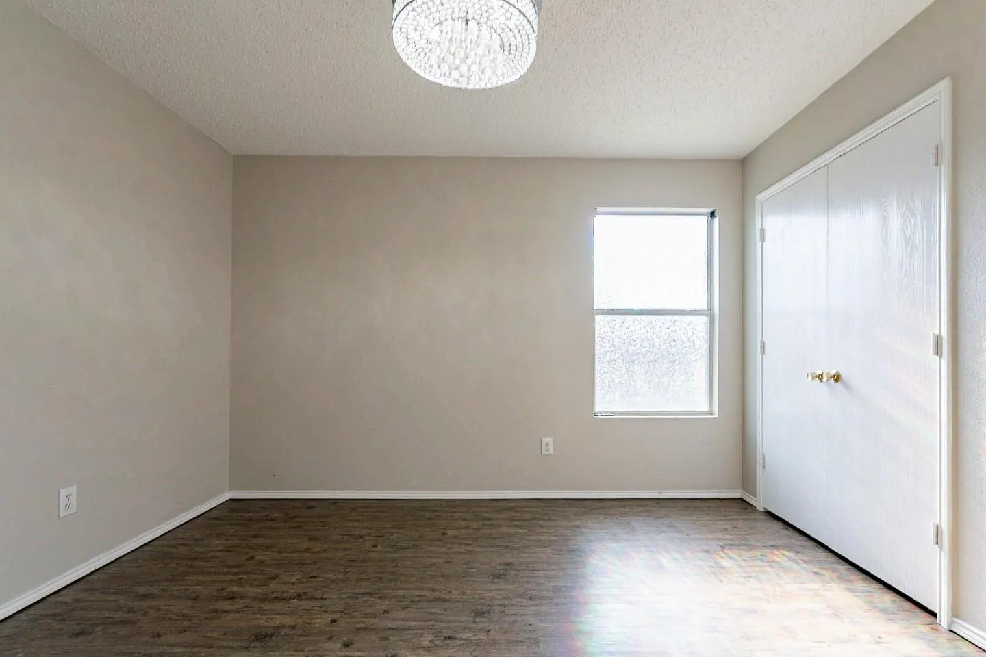 For Sale in Tarrant County , 5432 Camarillo Drive, Fort Worth, Texas 76244, 4 Bedroom, 2 Bathroom, 2 Garage spaces, 2,091 Sqft, built in 2002, mls#21360344, Real Estate Agent in Fort Worth, Homes For Sale in Tarrant county, Homes For Sale in Fort Worth, Realtor in Fort Worth Texas, Real Estate Brokerage Independent Realty Texas, Luminita Cordes Realtor